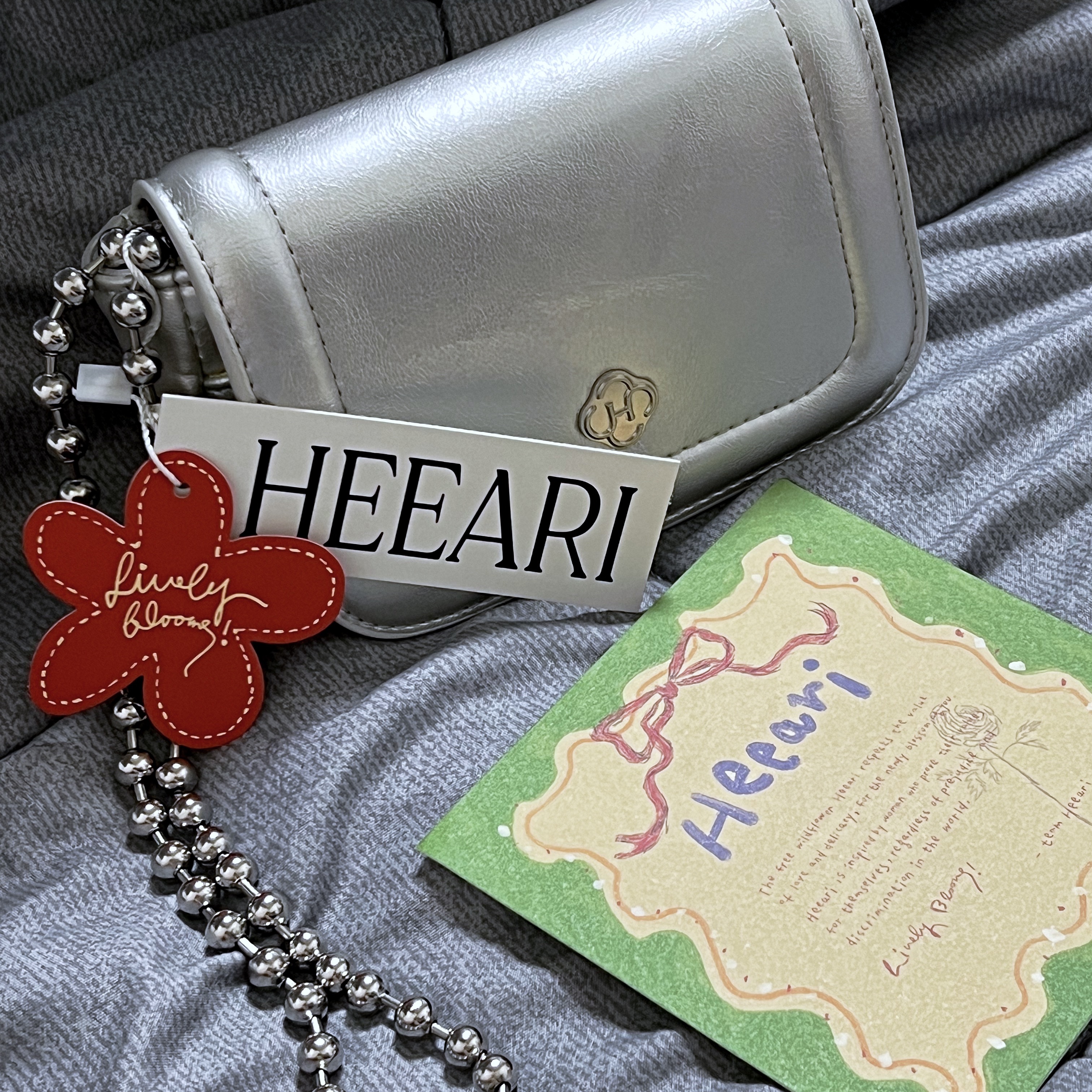 Heeari Women Poppy Chain Mini Bag Silver 착용 스타일