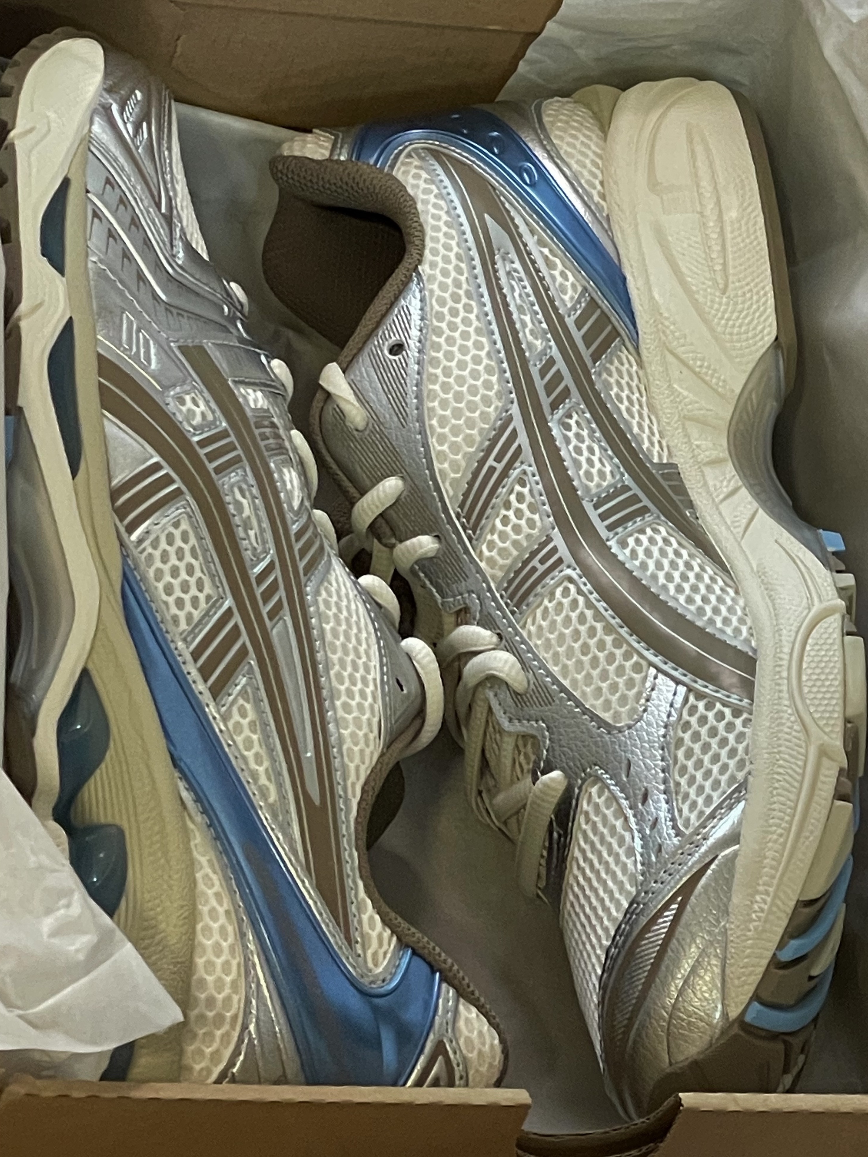 (W) Asics Gel-Kayano 14 Cream Pepper, Asics Gel-Kayano 14 Cream Black 착용 스타일