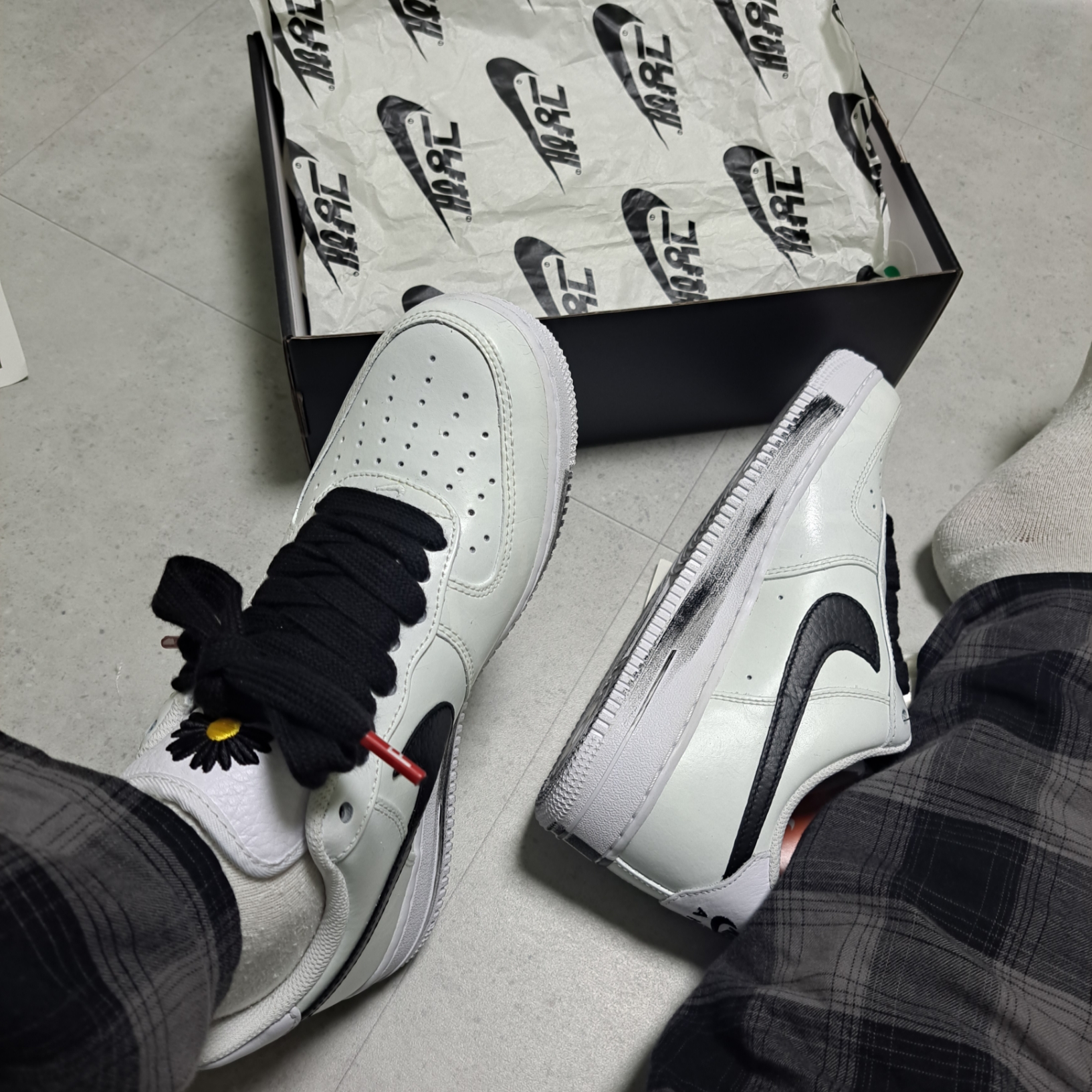 Nike x Peaceminusone Air Force 1 Low Para-Noise 2.0 착용 스타일 - 4