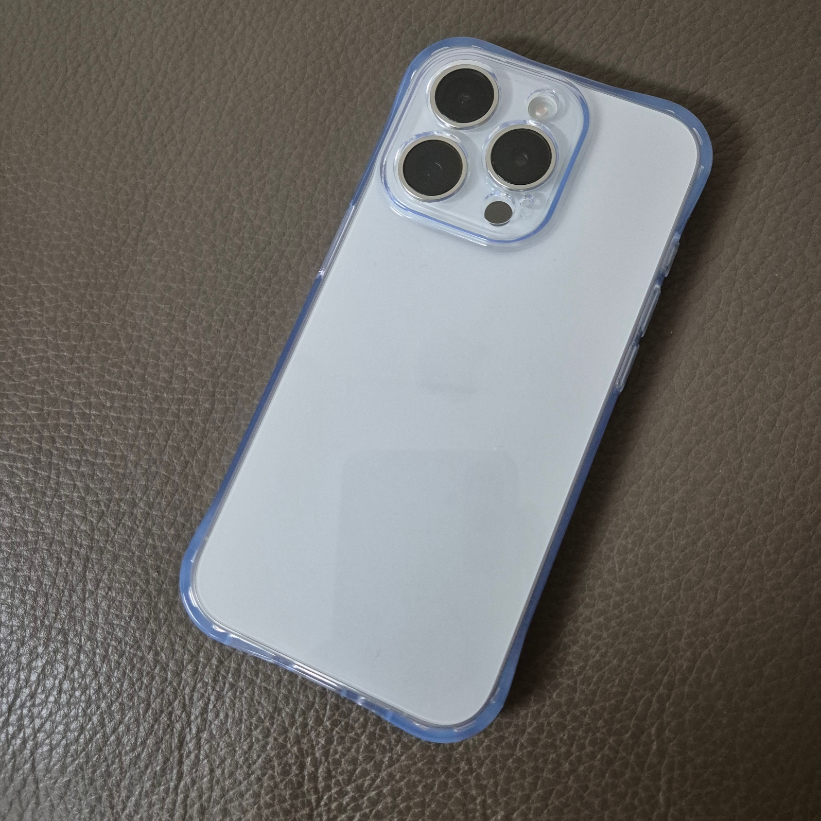 Apple iPhone 15 Pro 128GB White Titanium (Korean Ver.) 착용 스타일