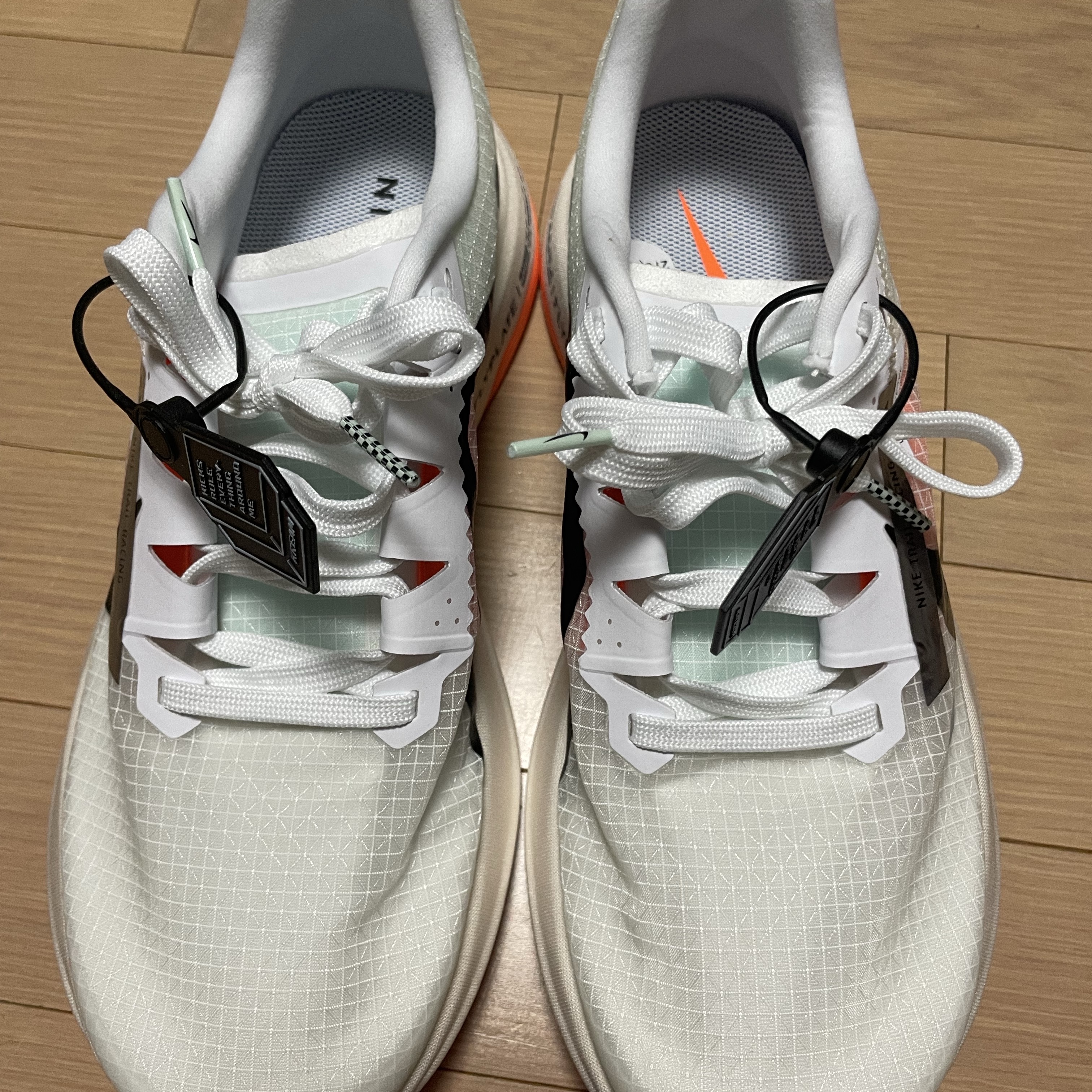 Nike Ultrafly Trail White Total Orange 착용 스타일