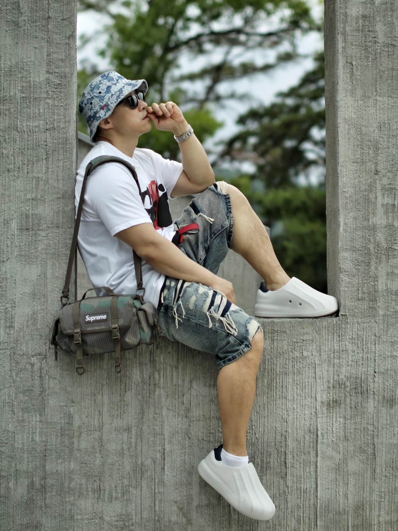 Stussy x Cactus Plant Flea Market Heart T-Shirt, Supreme Fat Tip Jacquard Denim Crusher Blue - 22SS 착용 스타일 - 3