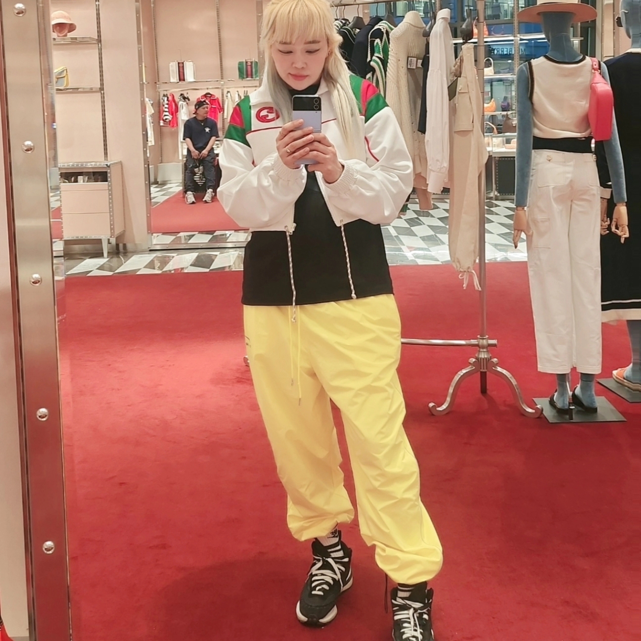 Nike x Sacai x Jean Paul Gaultier VaporWaffle Black White 착용 스타일