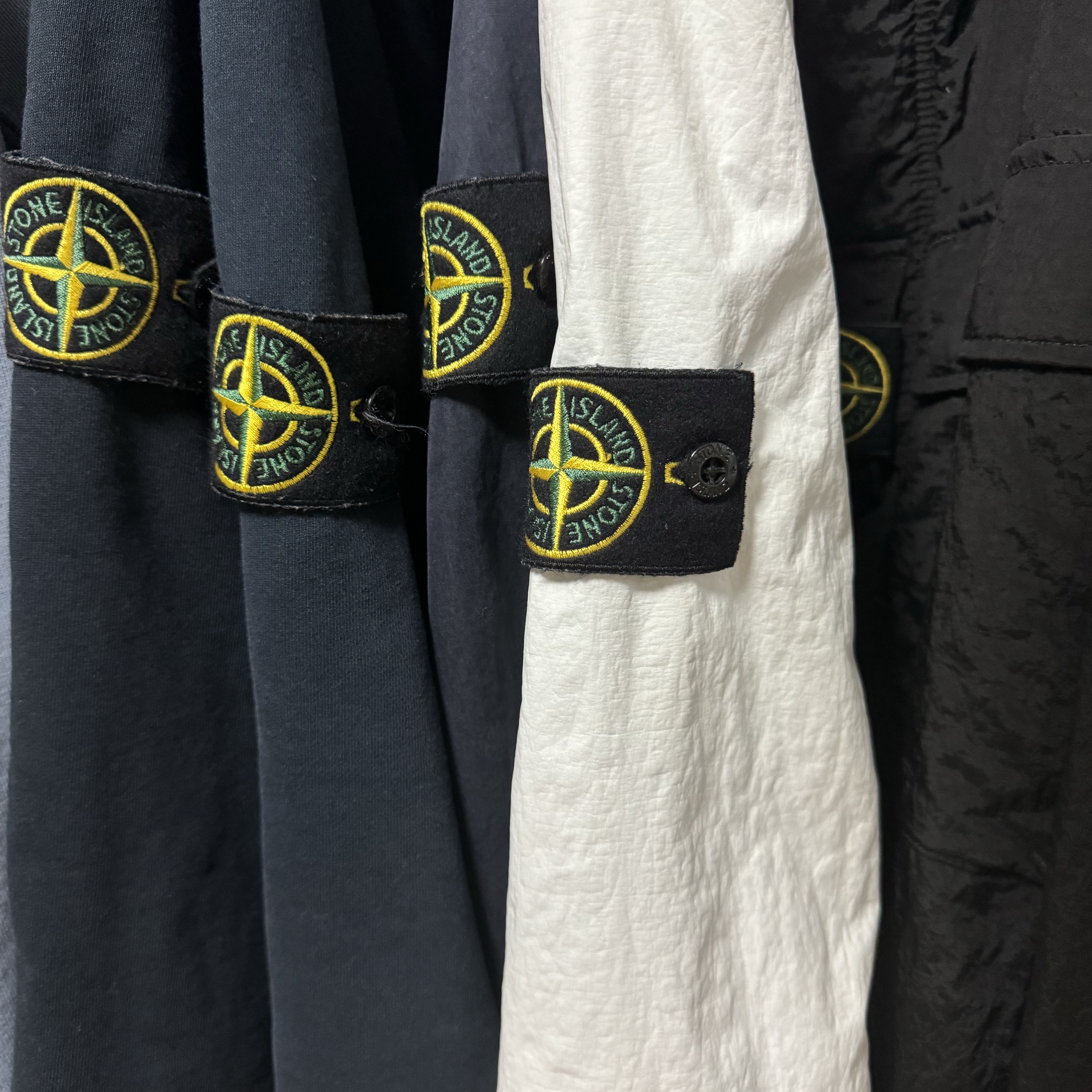 Stone Island 40223 Membrana 3L TC Garment Dyed Hooded Jacket Ice - 22SS, Stone Island 114WN T.CO+OLD Overshirt Black - 20SS 착용 스타일