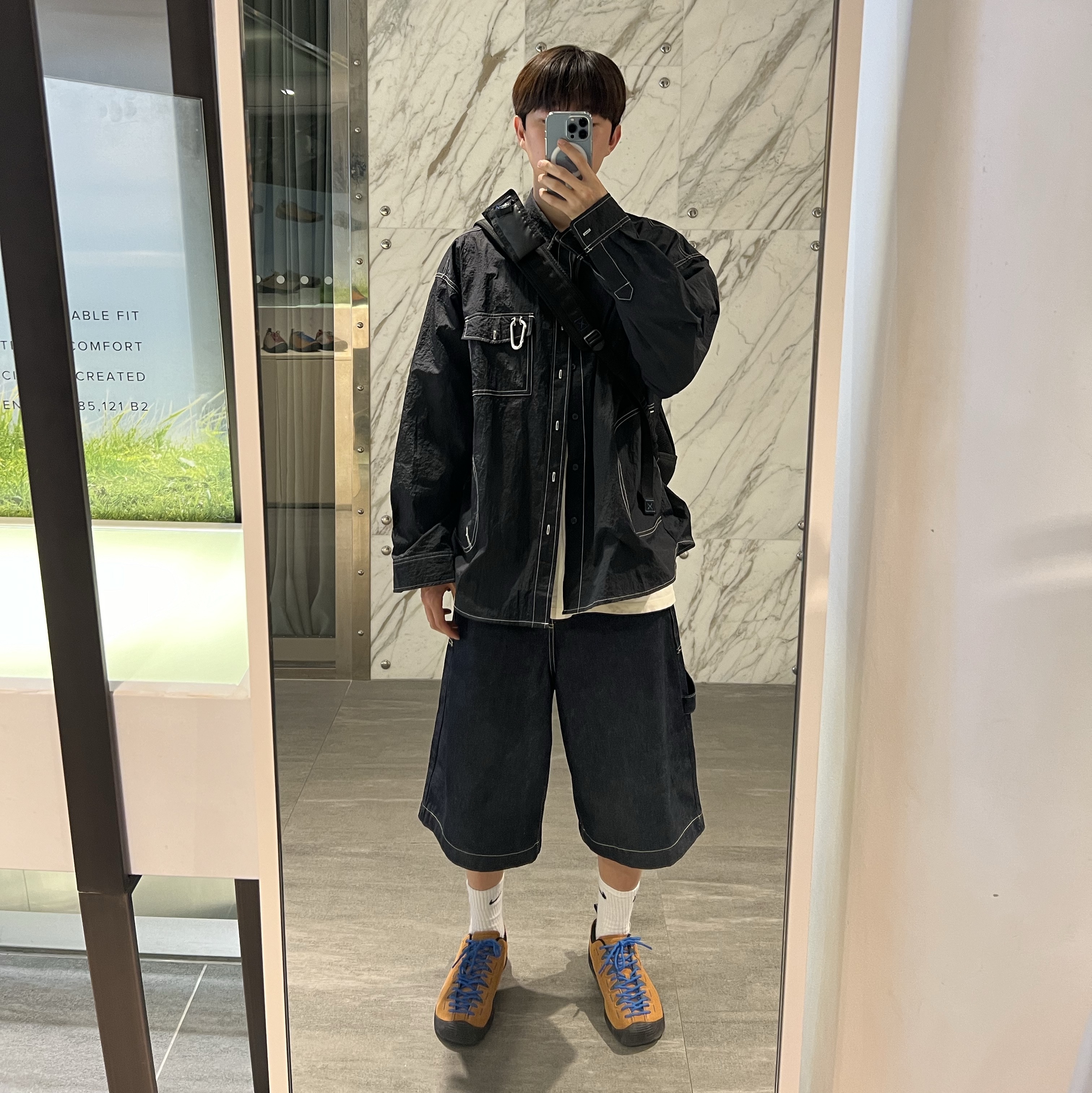 Keen Jasper Suede Sneakers Camel, Ader Error x Eastpak Up-Down Sling Black 착용 스타일