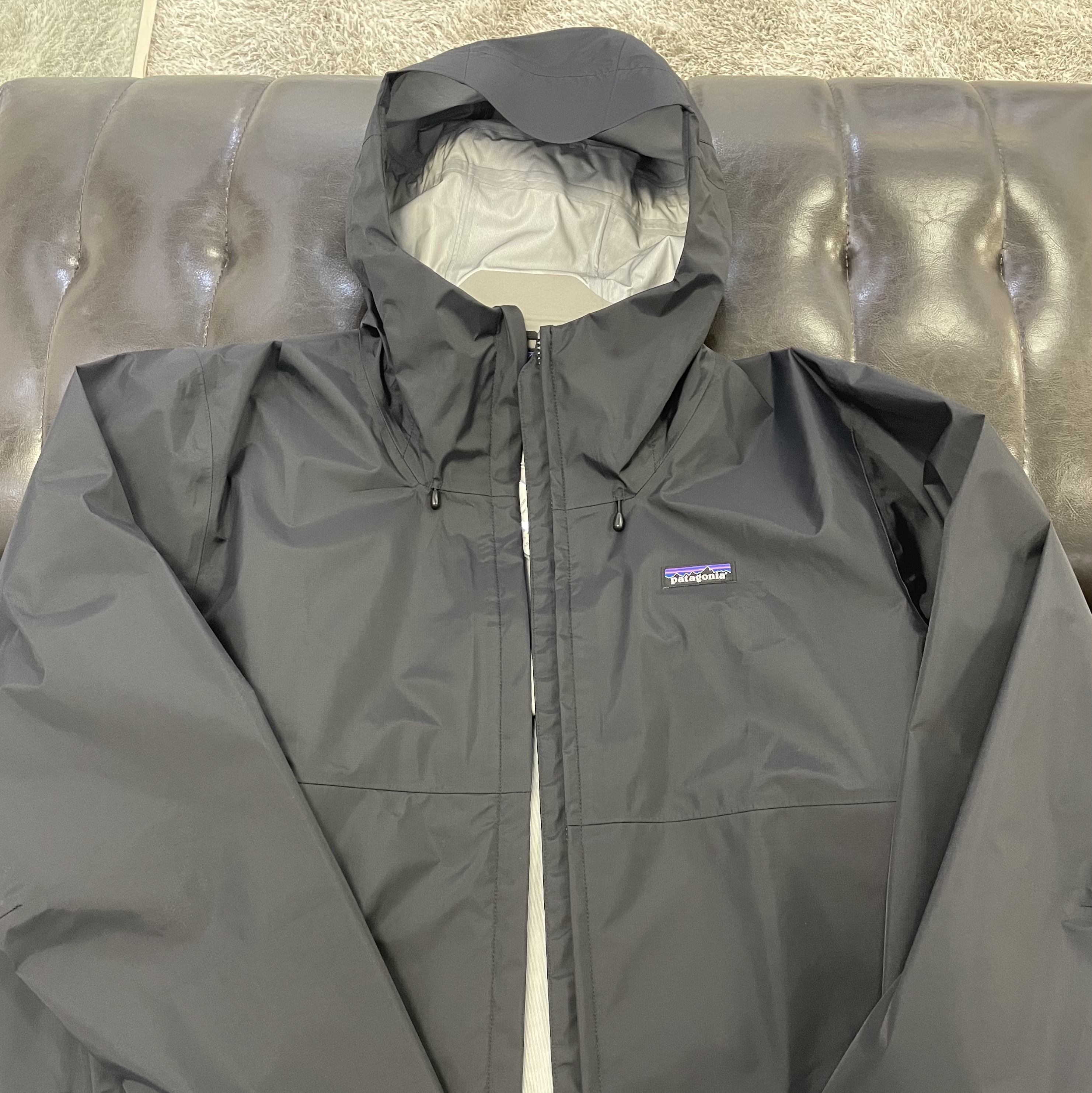 Patagonia Torrentshell 3L Jacket Smolder Blue 착용 스타일