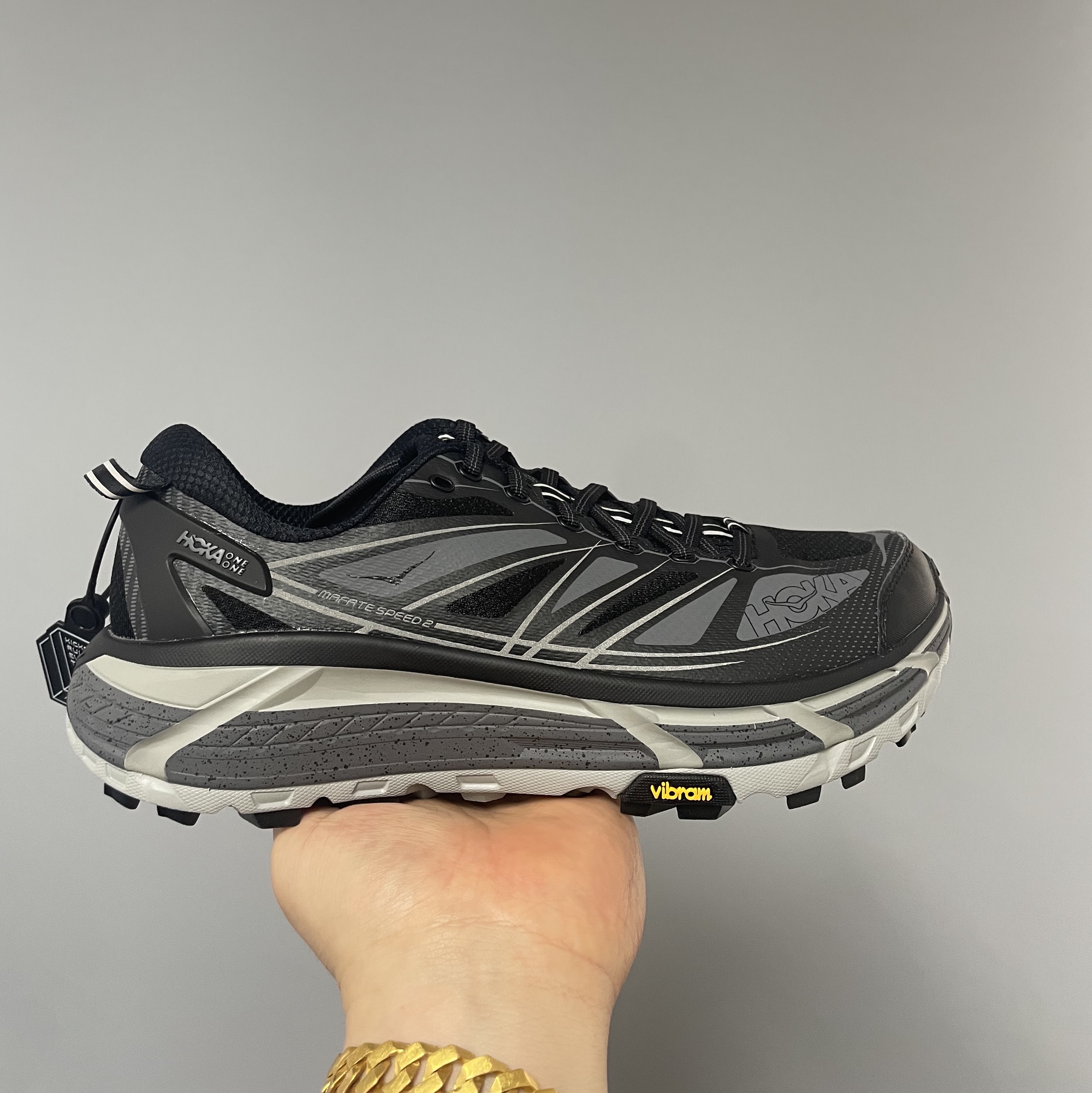 Hoka Mafate Speed 2 Black Castlerock 착용 스타일