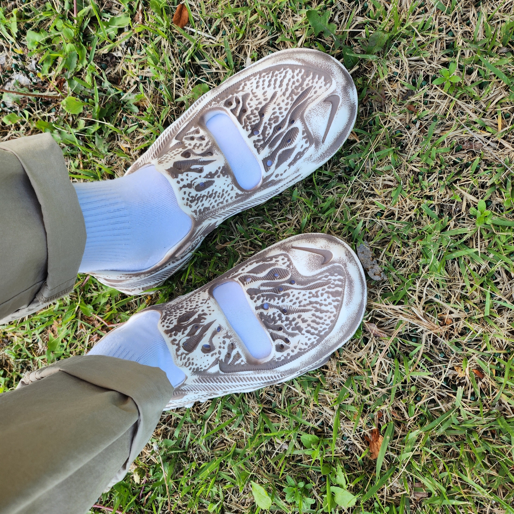 Nike ISPA Universal Natural and Desert Dust 착용 스타일 - 1