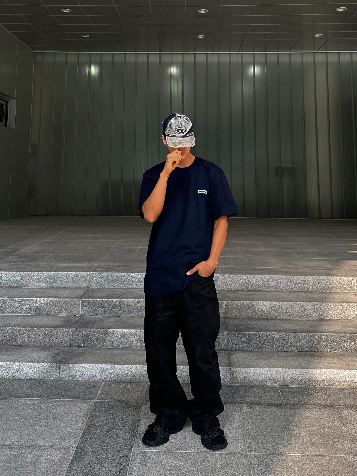 Diesel C-Seymon Treated Denim Baseball Cap Blue White, (W) Balenciaga Track Sandal Black 착용 스타일 - 4
