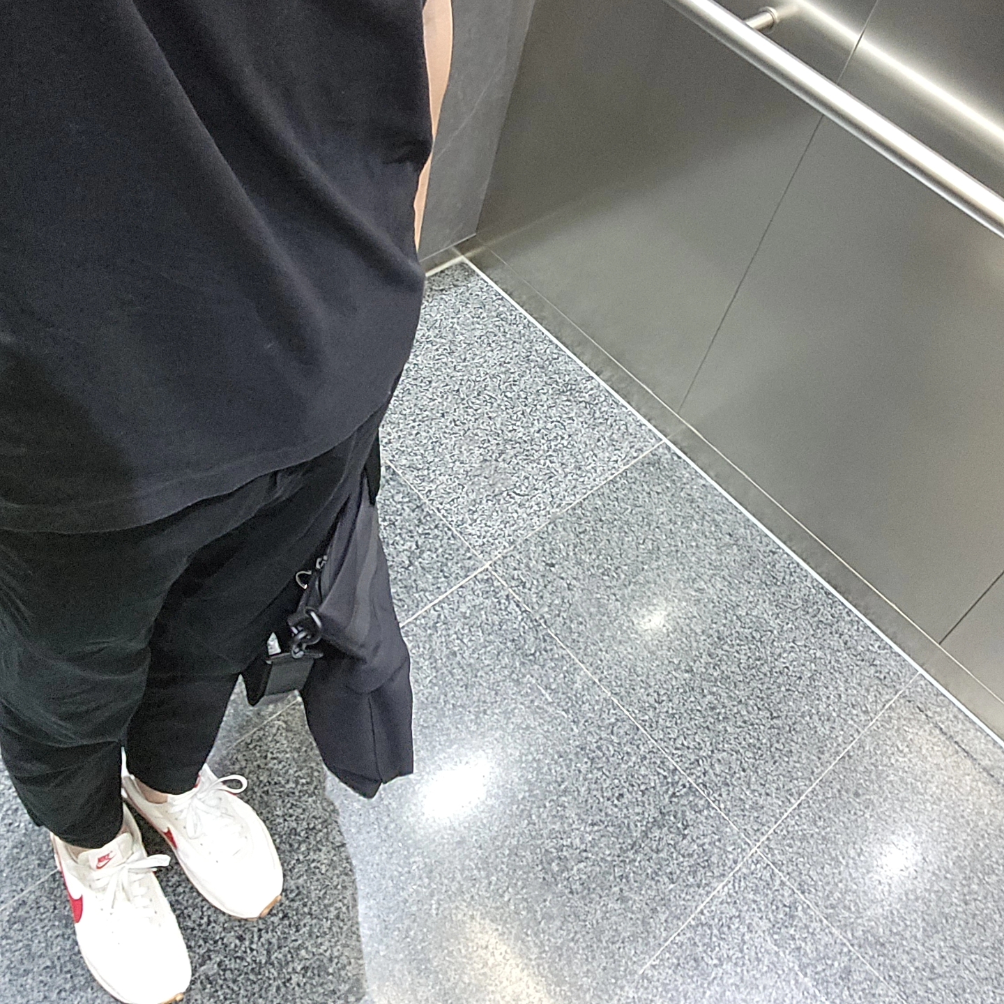 (W) Nike Daybreak Summit White University Red 착용 스타일 - 1