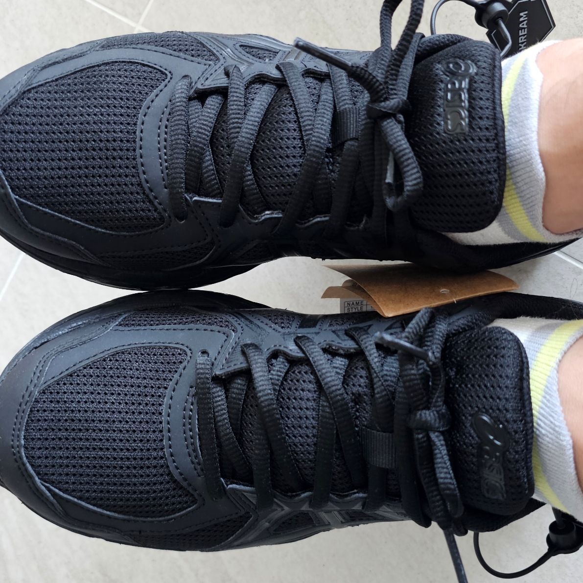Asics Jog 100 T Black - 4E Extra Wide 착용 스타일 - 2