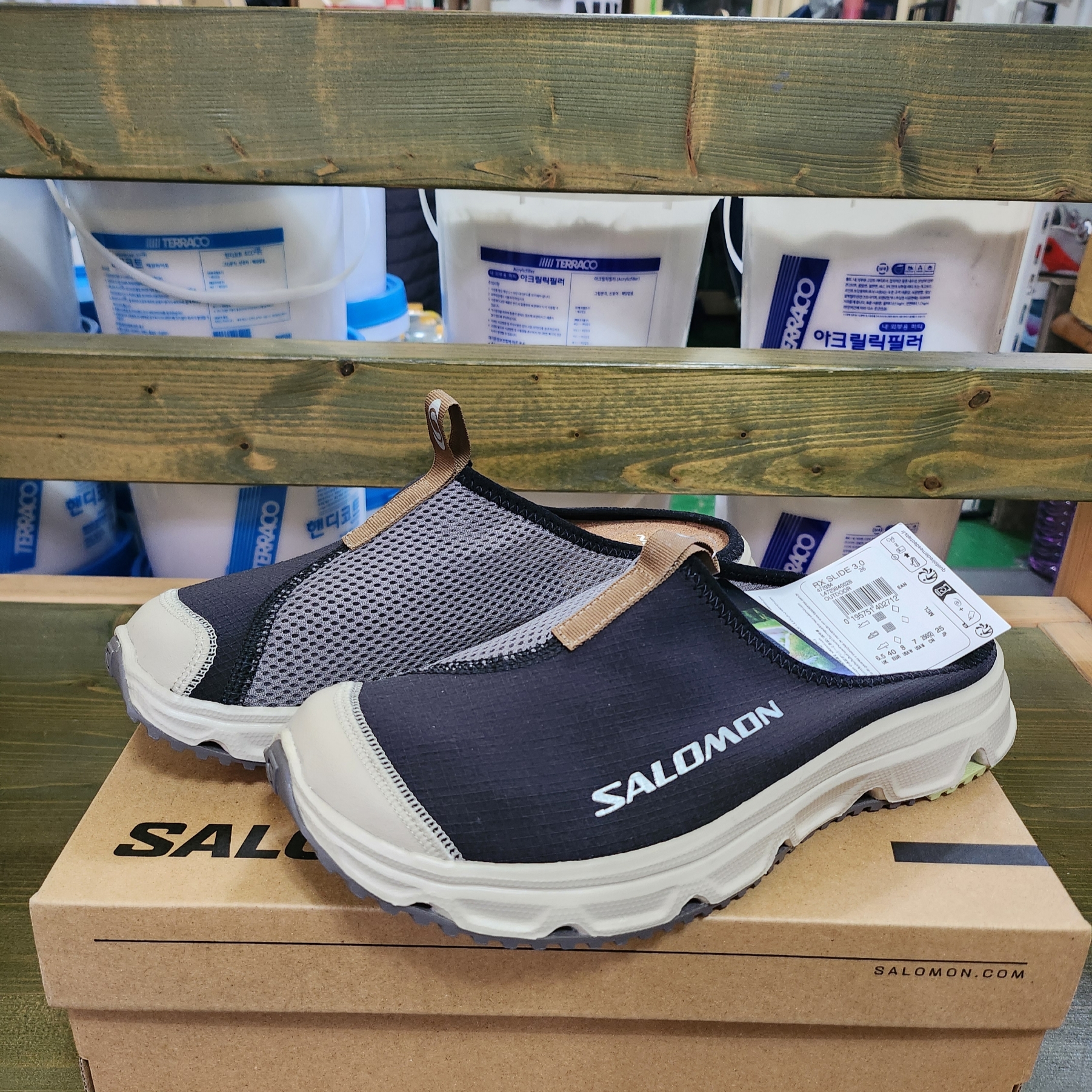 Salomon RX Slide 3.0 Black Plum Kitten 착용 스타일