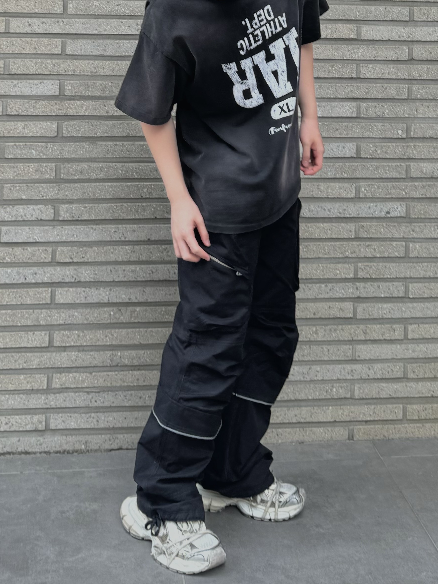 Farfromwhat Far Round Cargo Pants Black, Balenciaga 3XL Sneakers Beige 착용 스타일 - 2