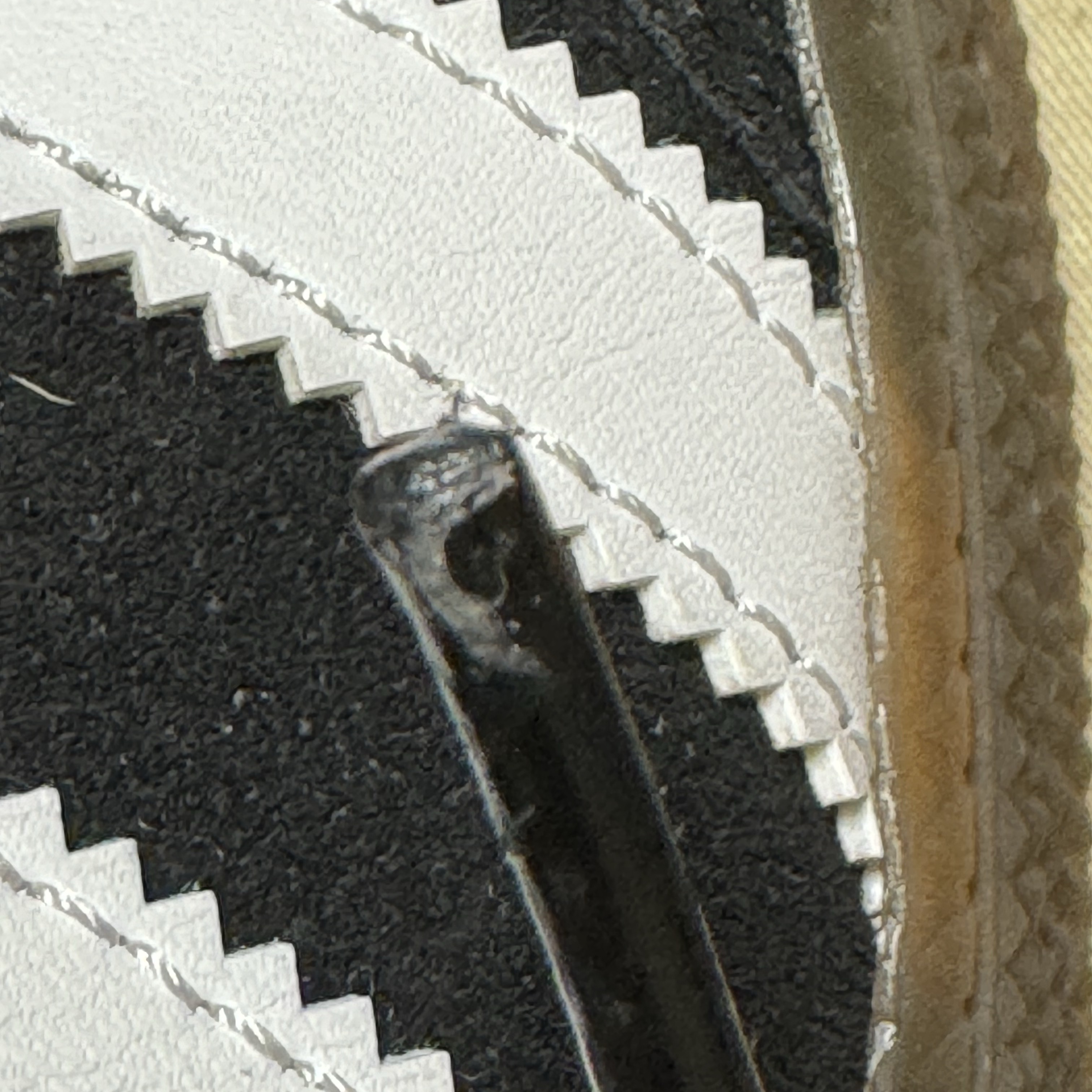 Adidas Spezial Handball Core Black 착용 스타일