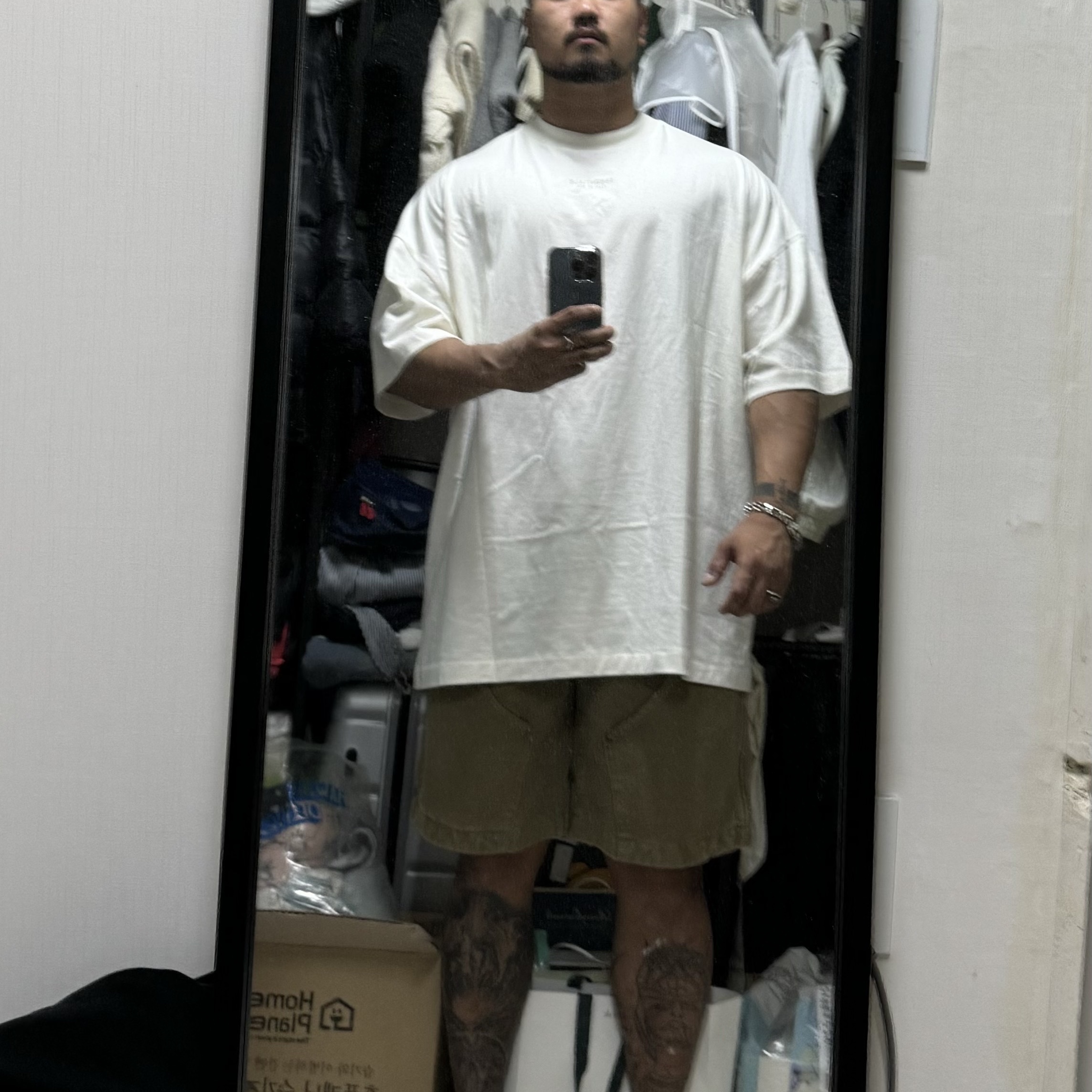 Essentials T-Shirt Cloud Dancer - 23FW 착용 스타일 - 1