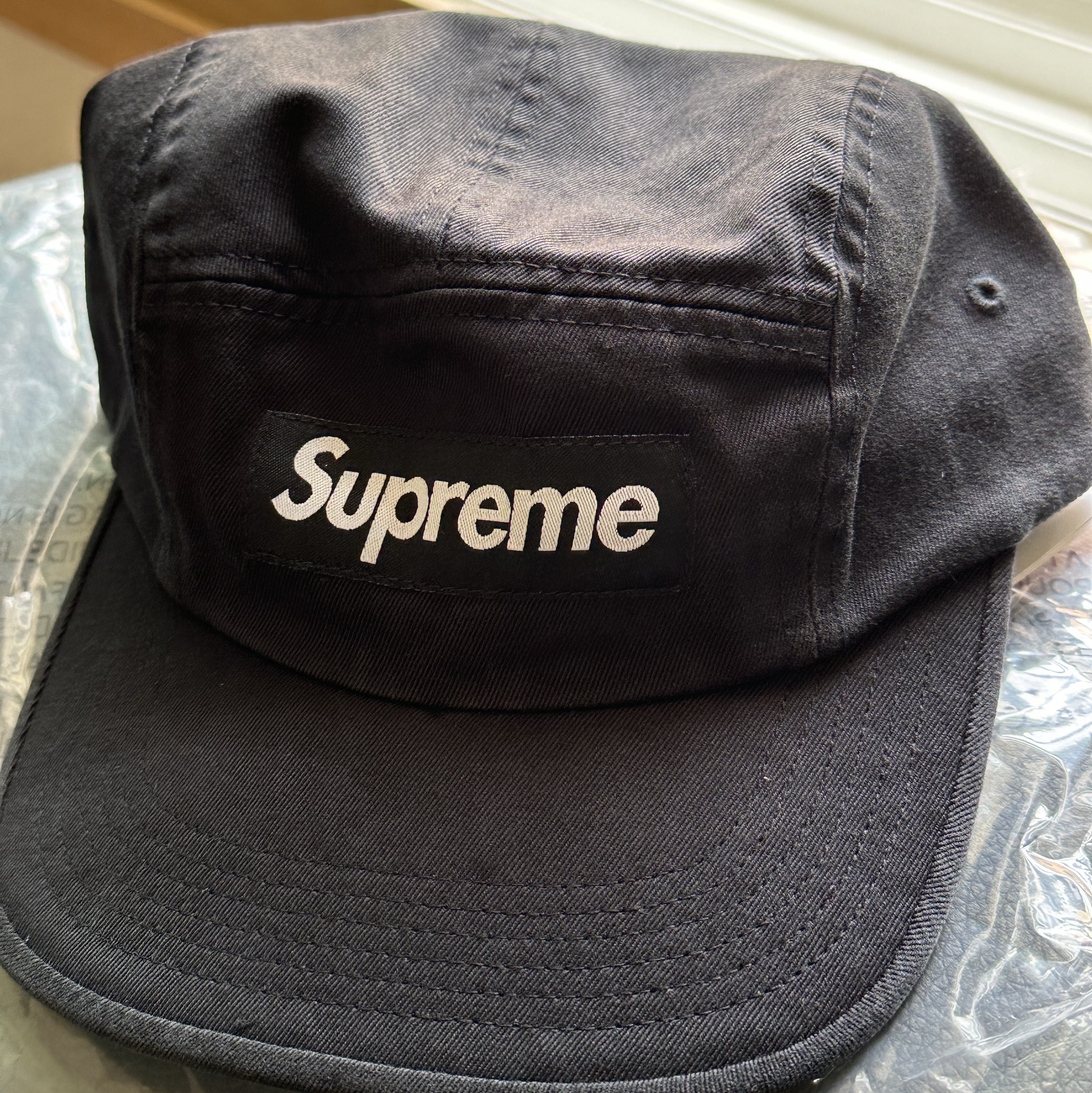 Supreme Washed Chino Twill Camp Cap Black - 24SS 착용 스타일