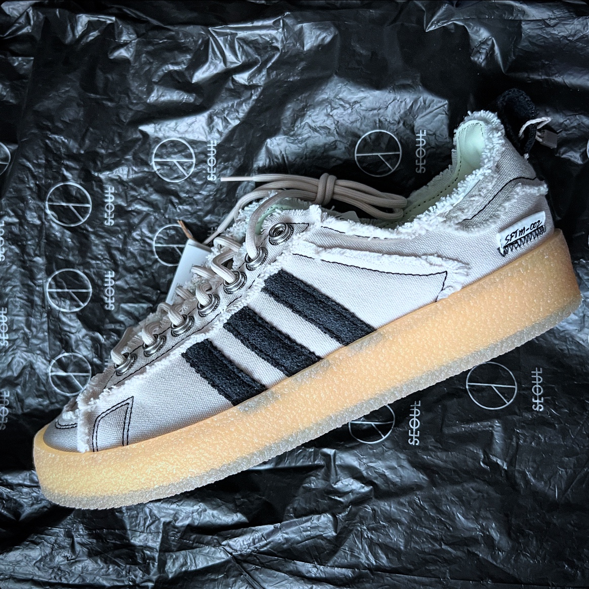 Adidas x Song for the Mute Campus 80s Bliss Core Black 착용 스타일