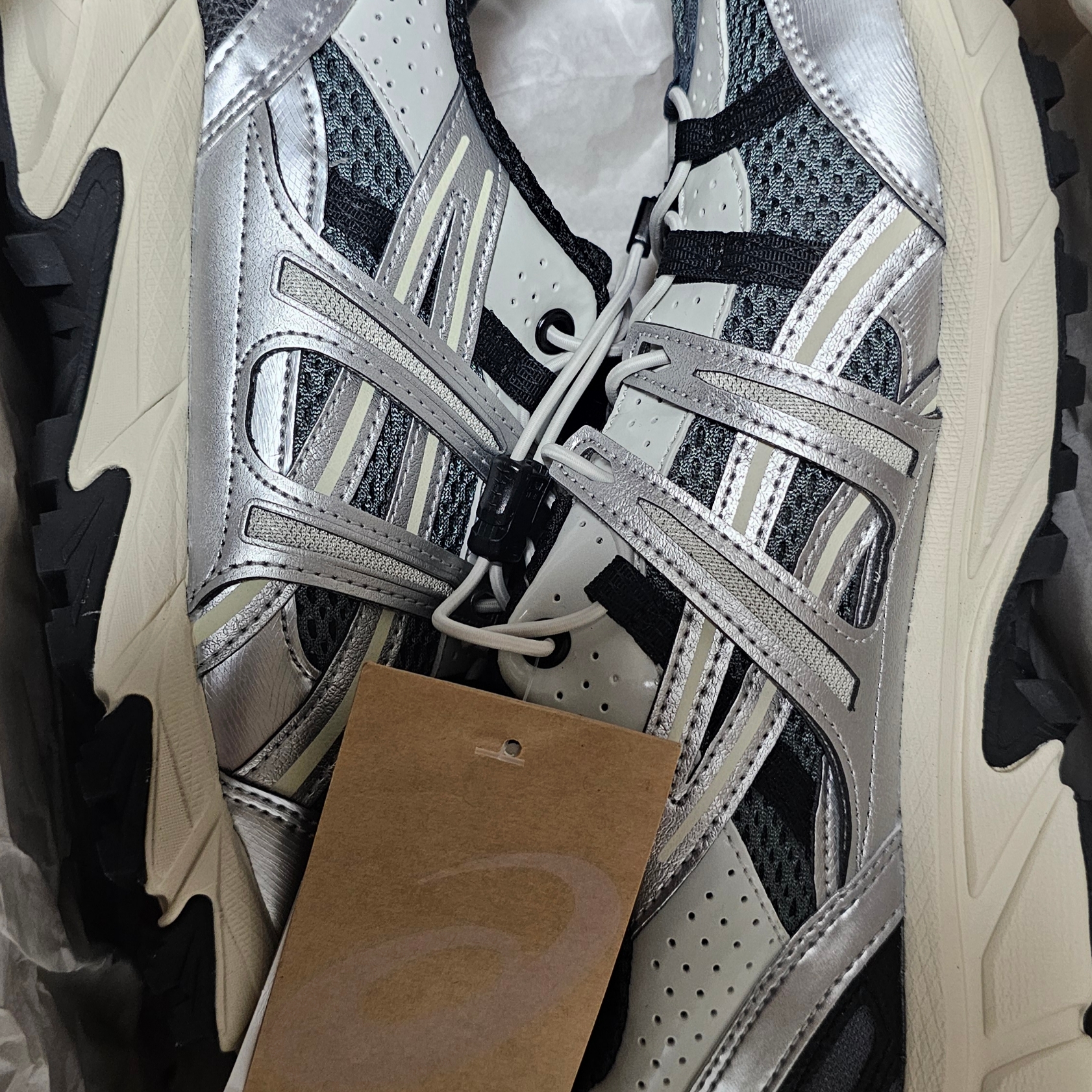 Asics Unlimited Gel-Sonoma 15-50 Steel Grey Pure Silver 착용 스타일