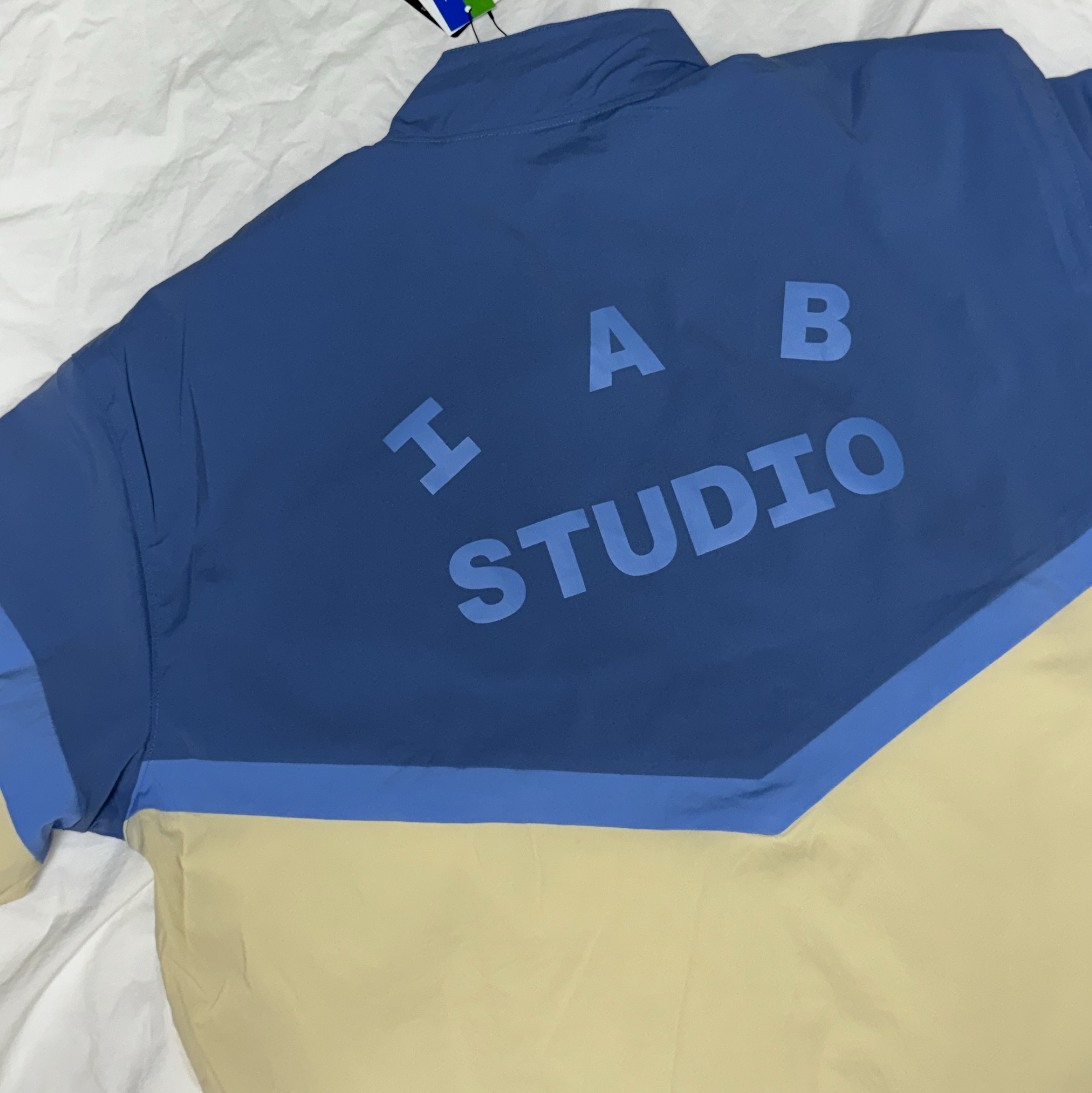 IAB Studio x Yonex Woven Pullover Blue 착용 스타일 - 3