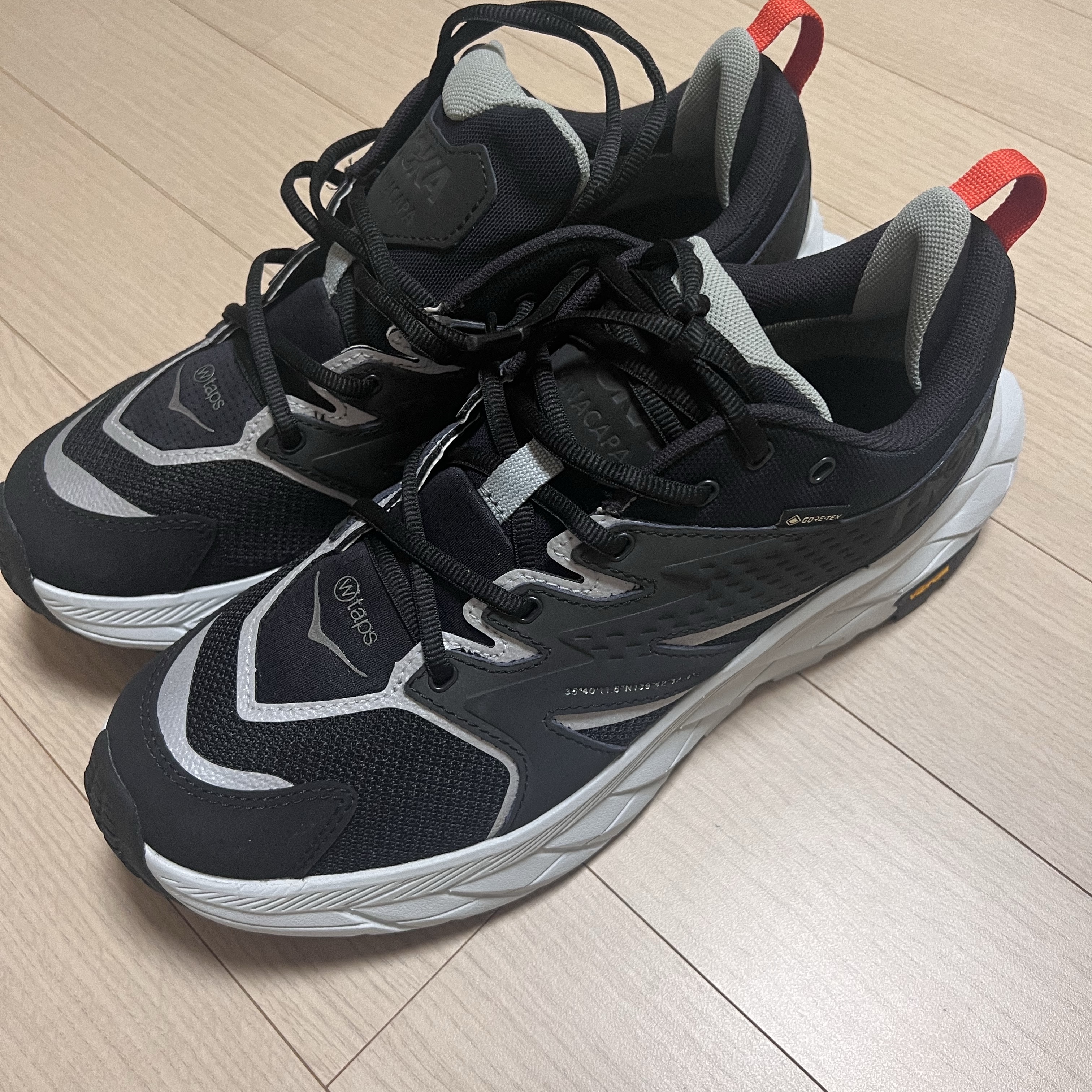 Hoka x WTAPS Anacapa Low GTX Black 착용 스타일 - 1