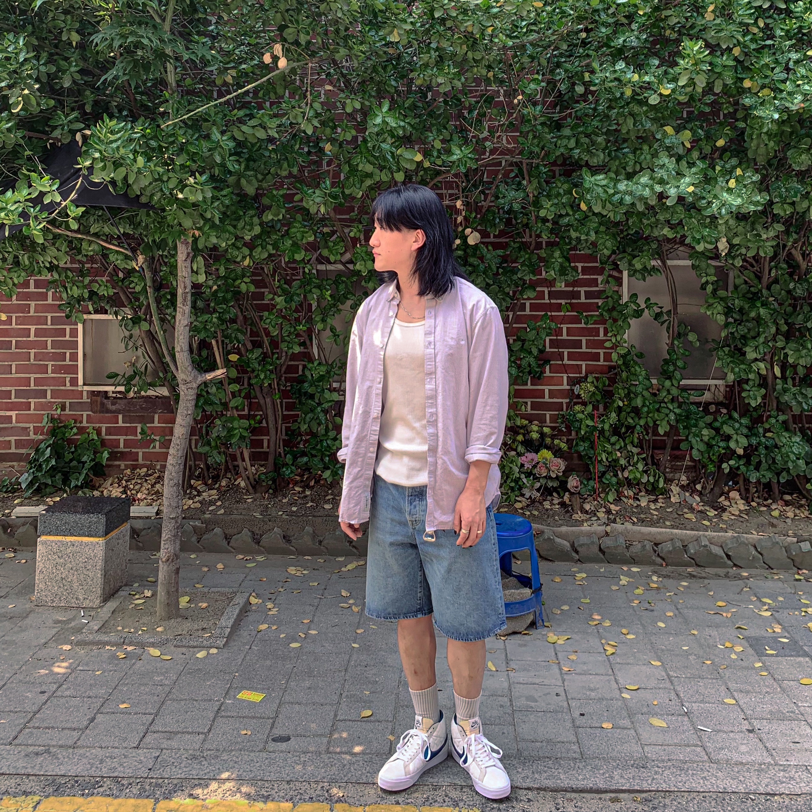 Stussy Denim Big OL' Shorts Washed Blue 착용 스타일 - 3