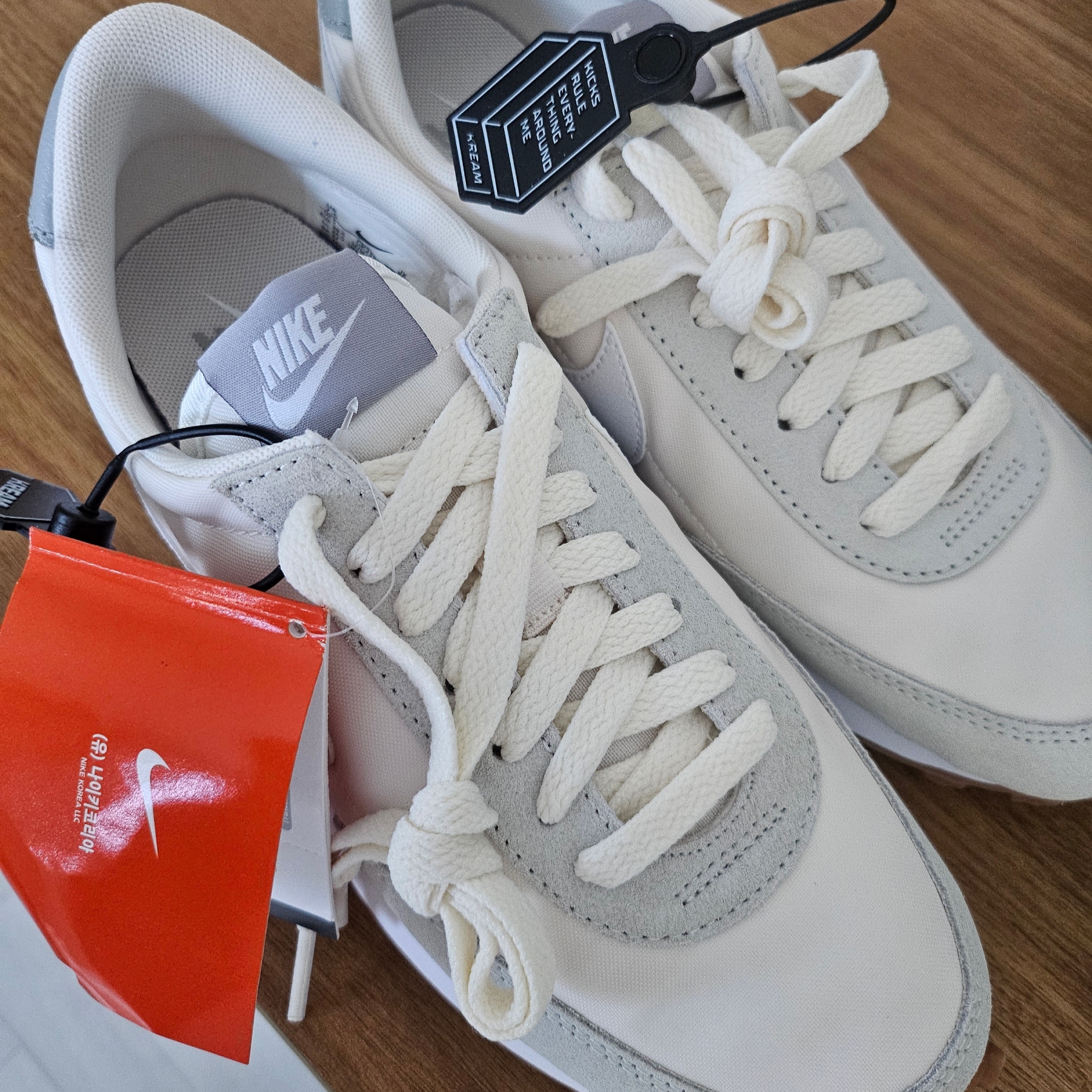 (W) Nike Daybreak Summit White 착용 스타일