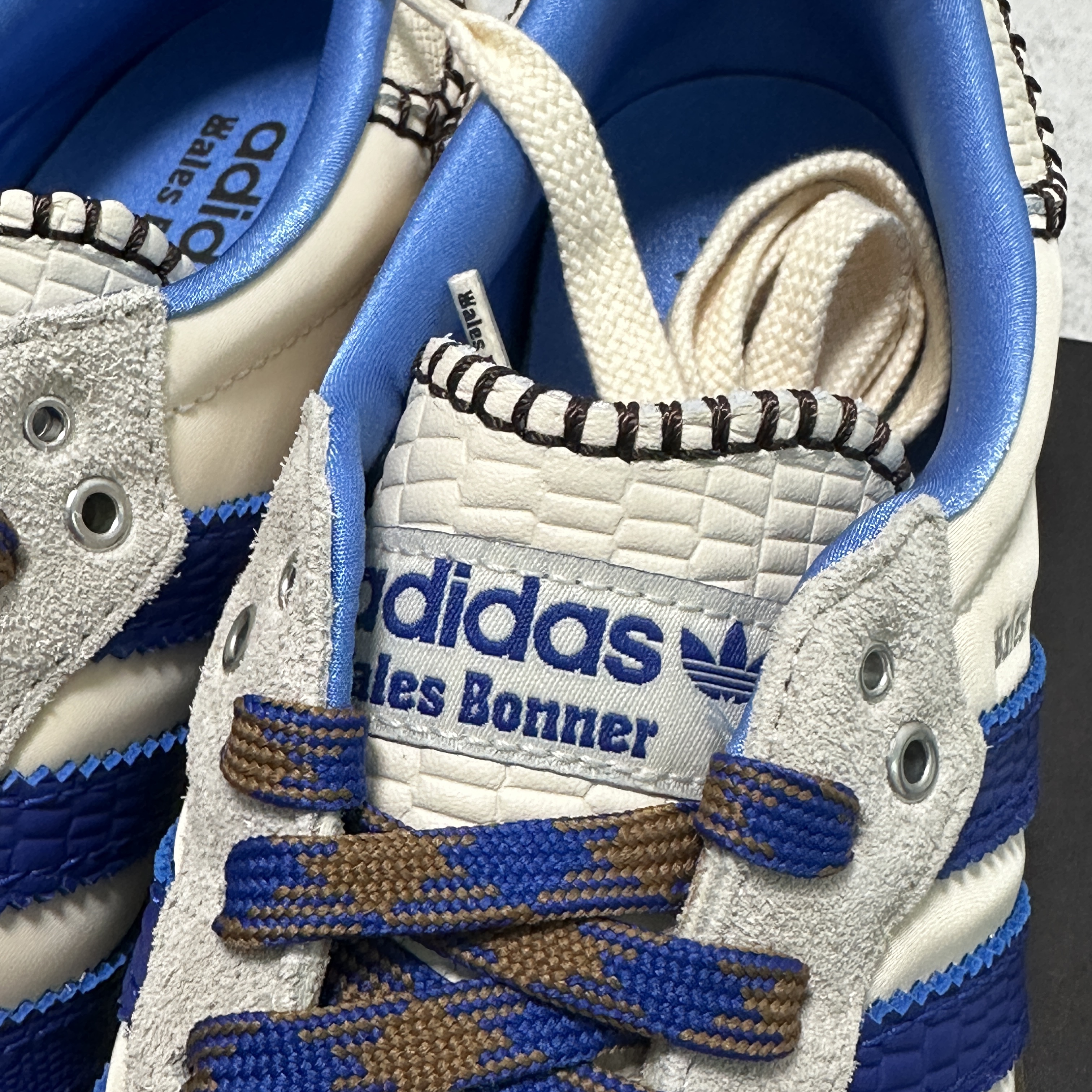 Adidas x Wales Bonner Samba Wonder Clay Royal Blue 착용 스타일 - 3