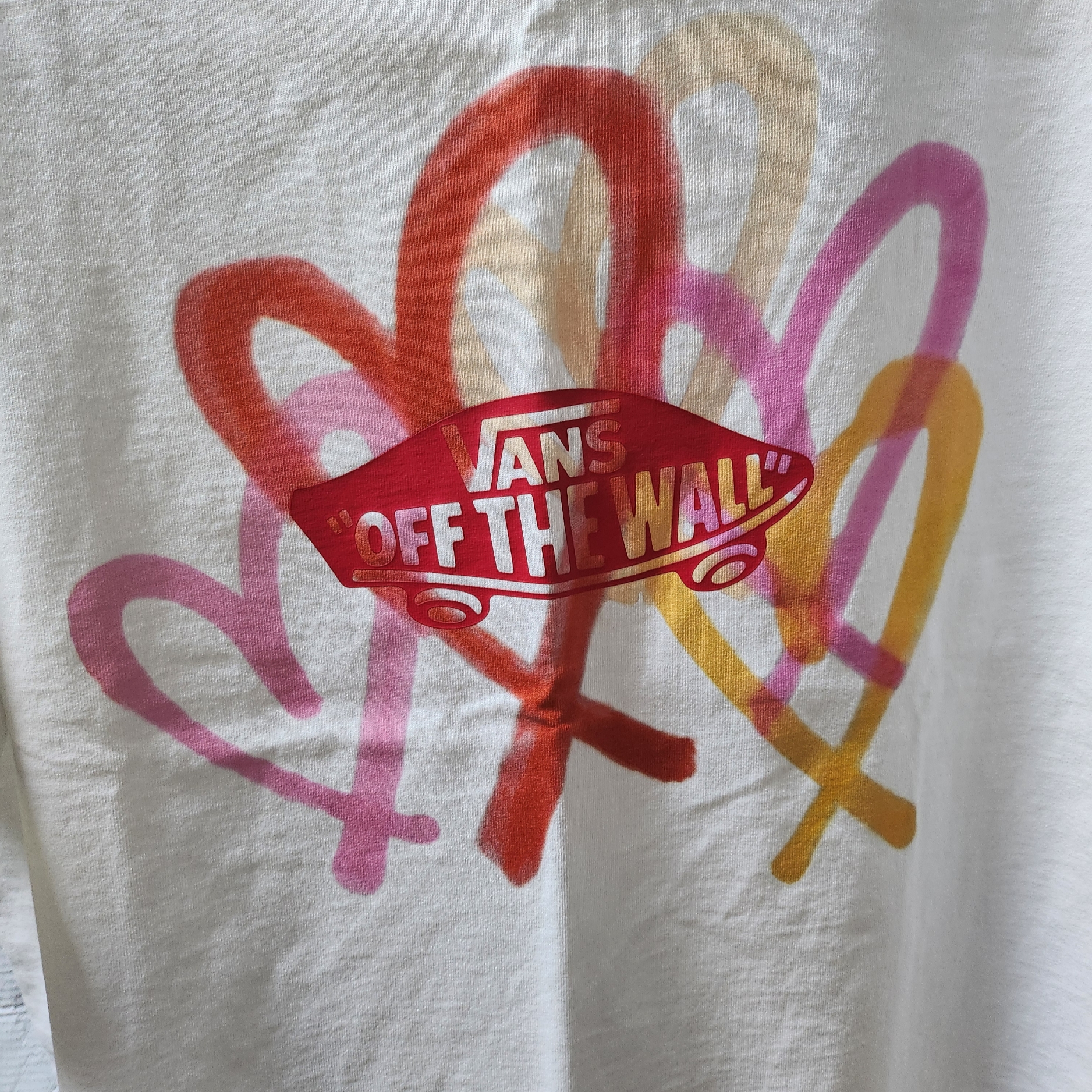 Vans x The Museum Visitor Big Heart GFX T-Shirt White 착용 스타일