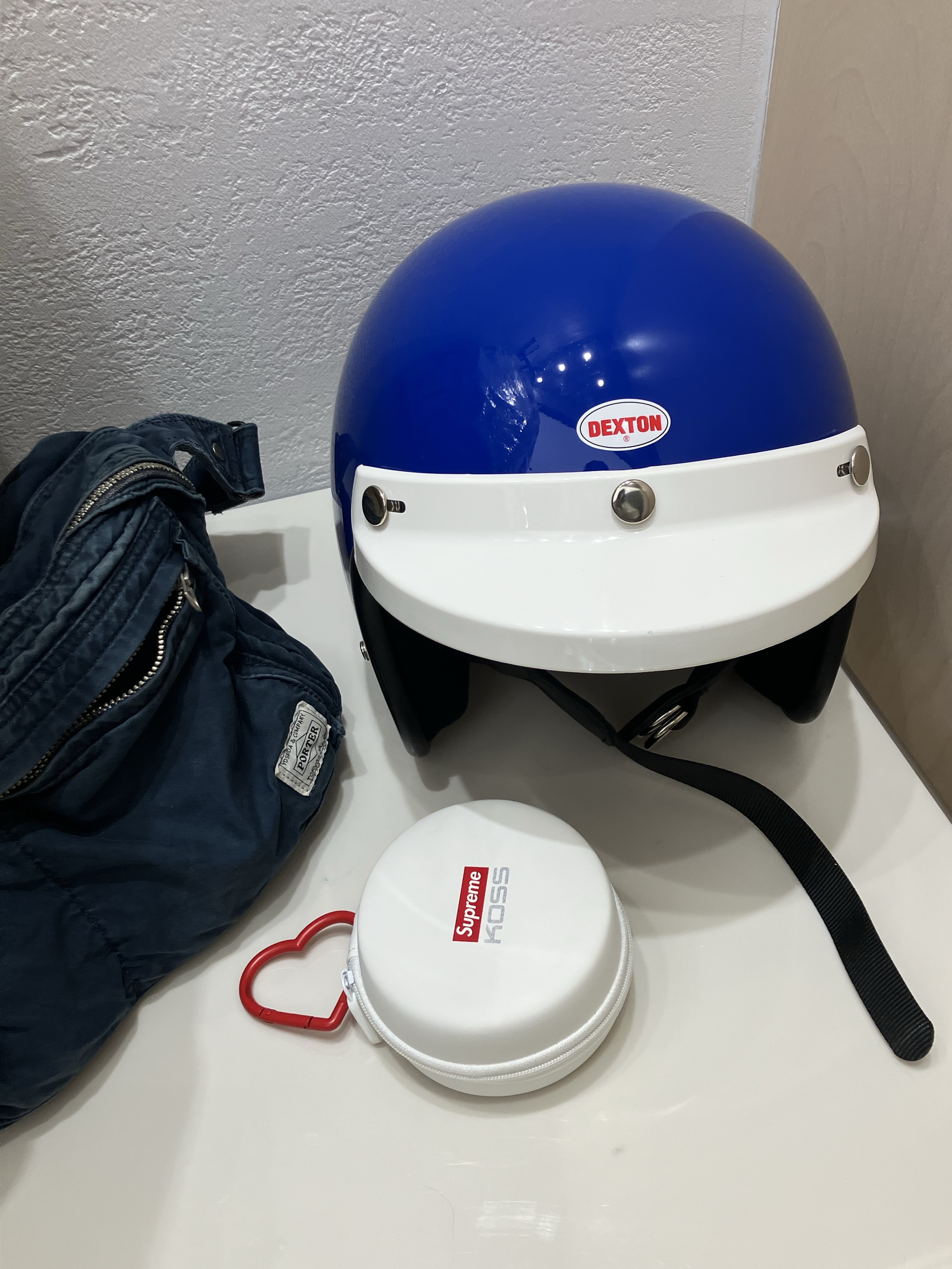 Supreme x Koss Portapro Headphones White - 23FW, Human Made Heart Carabiner Red 착용 스타일