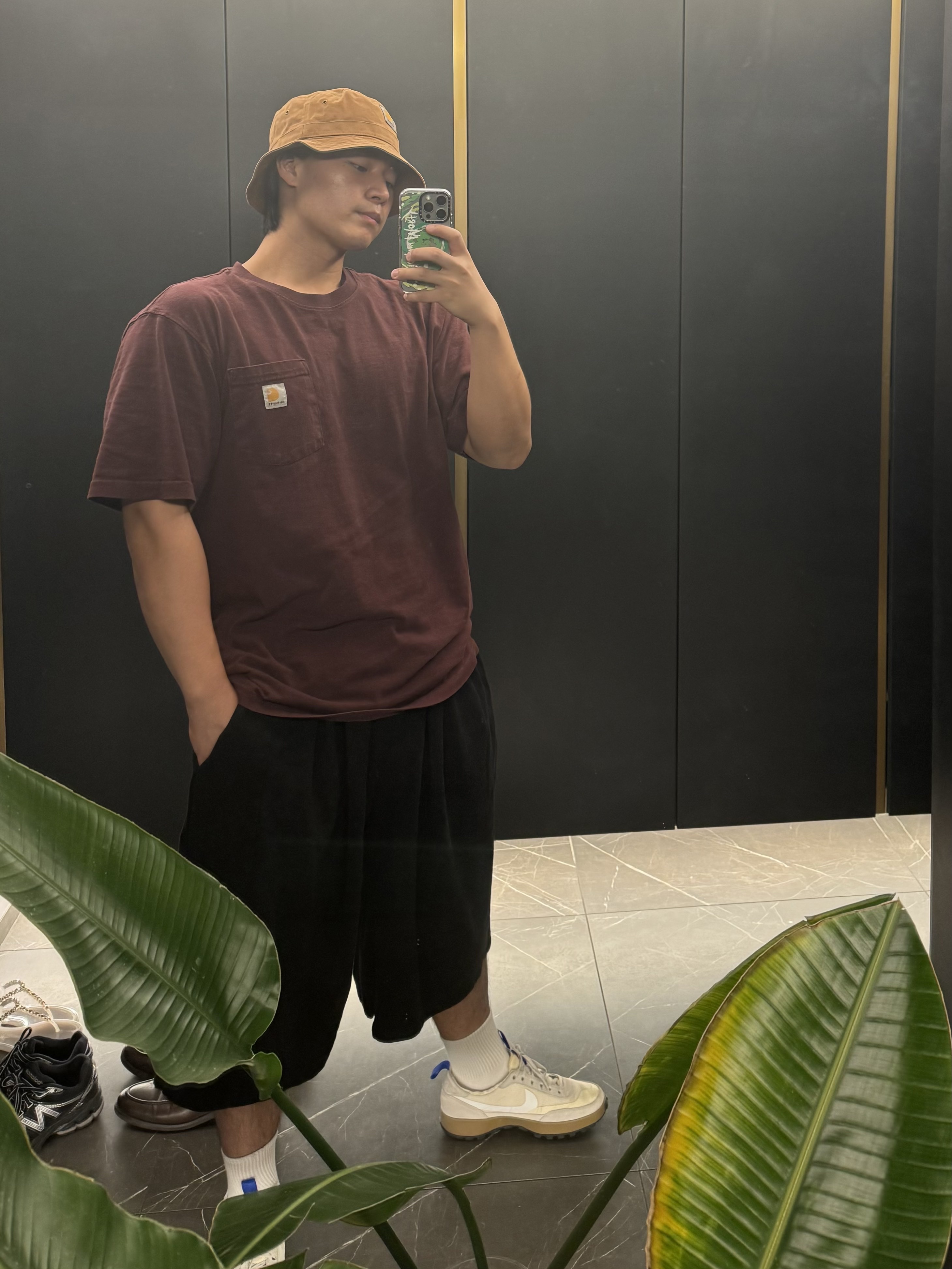 Nike x Tom Sachs General Purpose Shoe Light Cream, Carhartt Loose Fit Heavyweight Regular Short Sleeve Pocket T-Shirt Port 착용 스타일