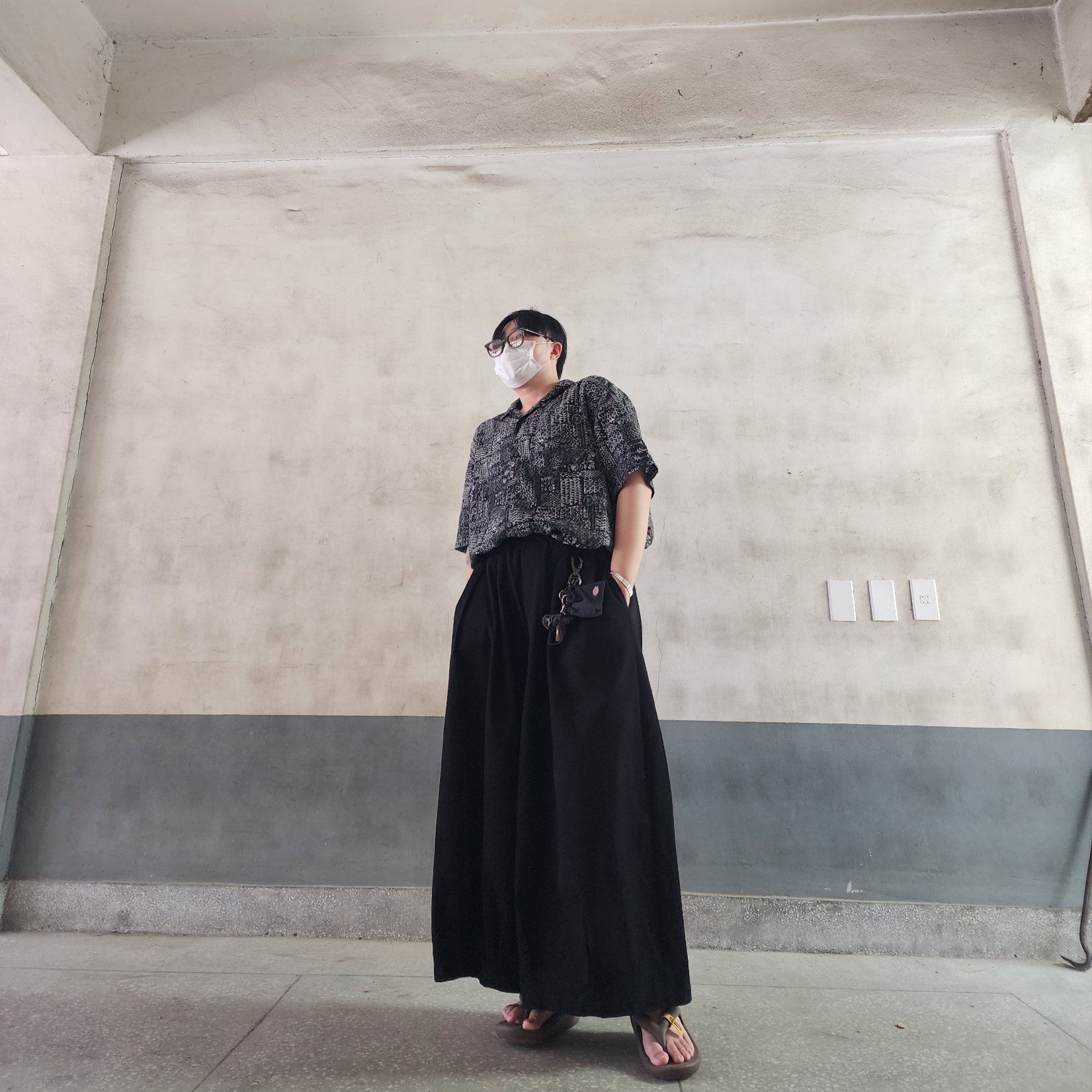 Taw&Toe Flip Flop Zerovity Bio Espresso 착용 스타일 - 3