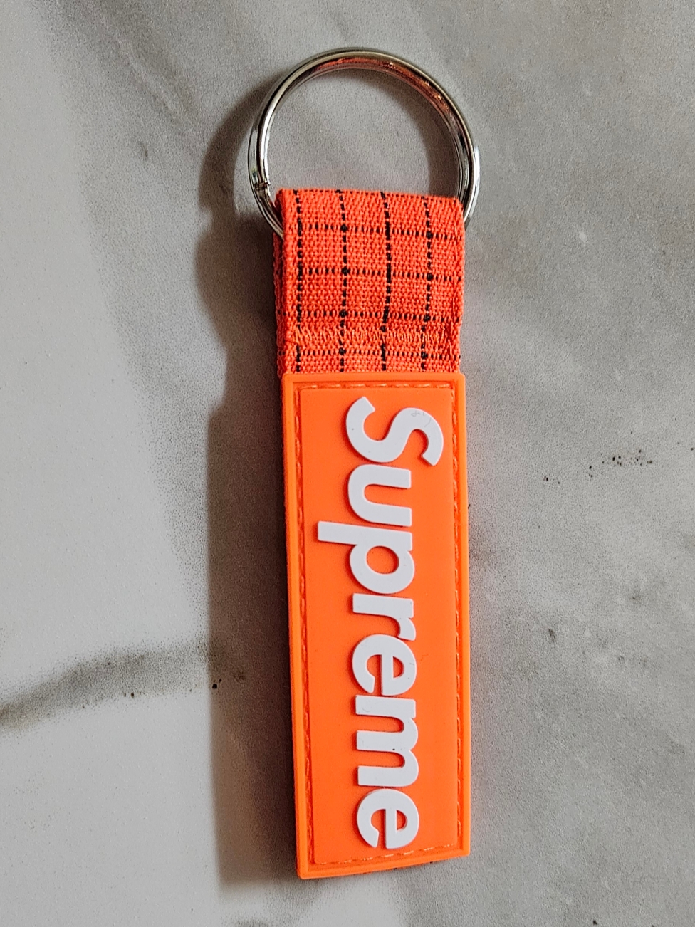 Supreme Ripstop Keychain Orange - 24SS 착용 스타일
