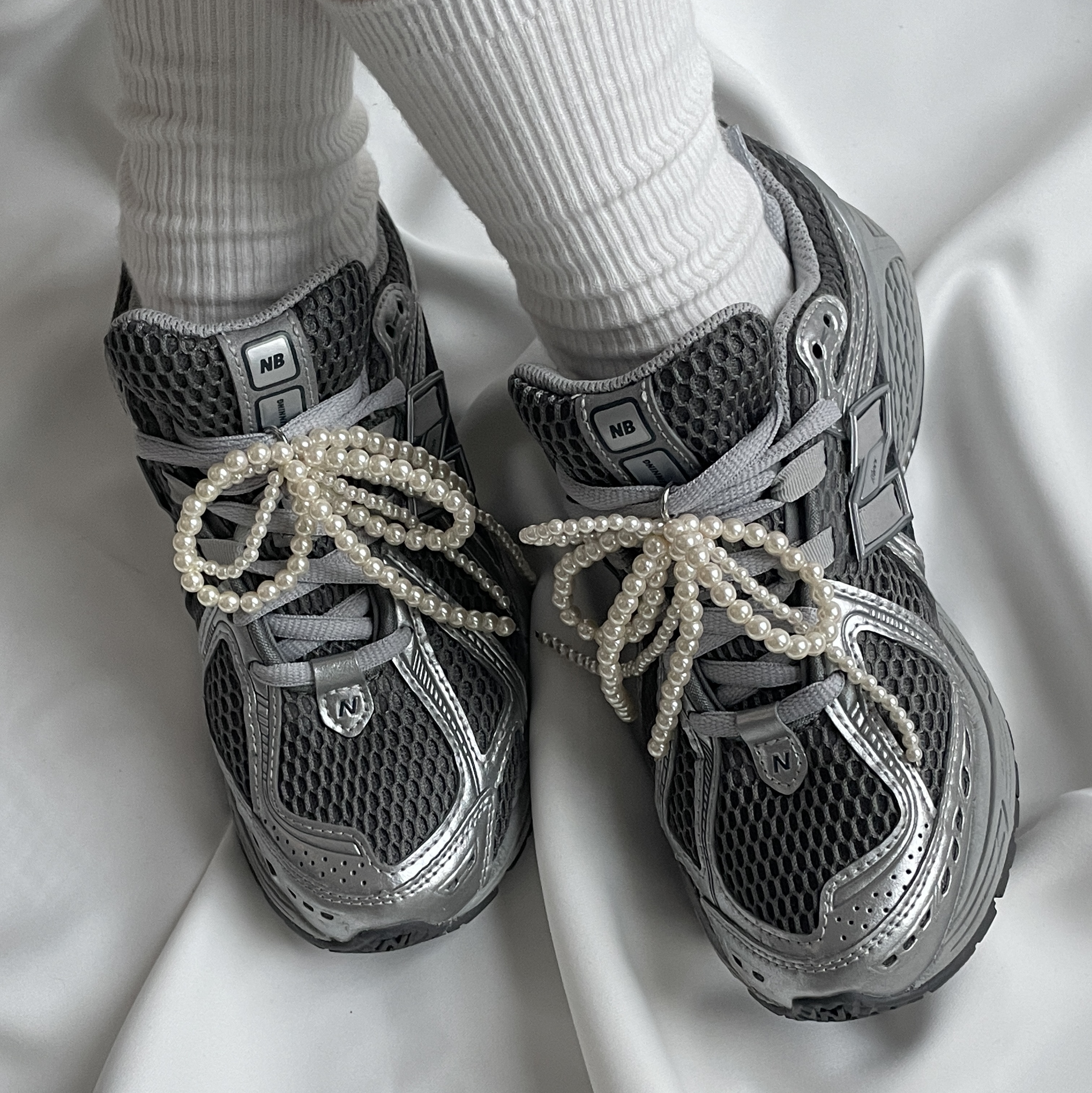 New Balance 1906R Harbor Grey Silver Metalic 착용 스타일 - 2