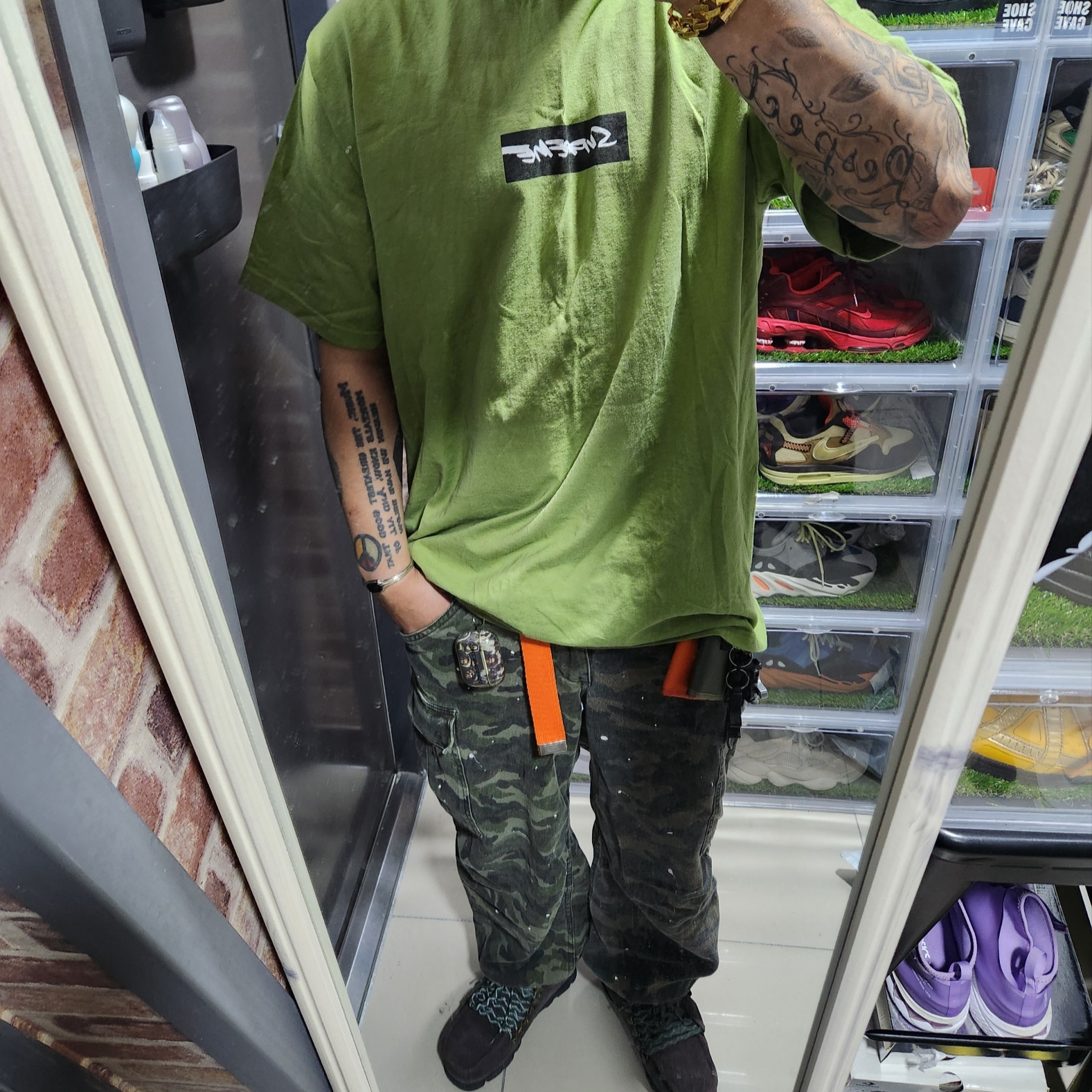 Clarks x END. x Beams Plus Walla Hike GTX Dark Brown, Supreme Futura Box Logo T-Shirt Moss - 24SS 착용 스타일 - 2