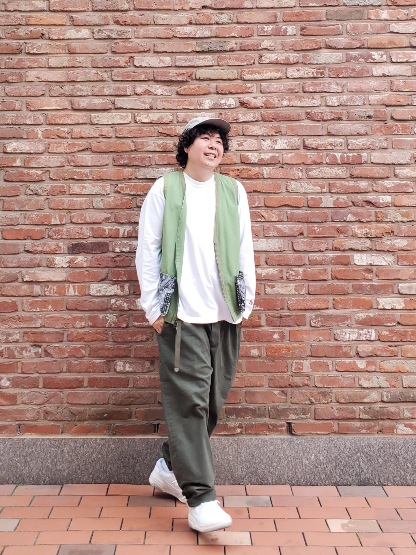 New Balance 550 White - 2E Wide, New Balance 550 White - D Standard 착용 스타일 - 1