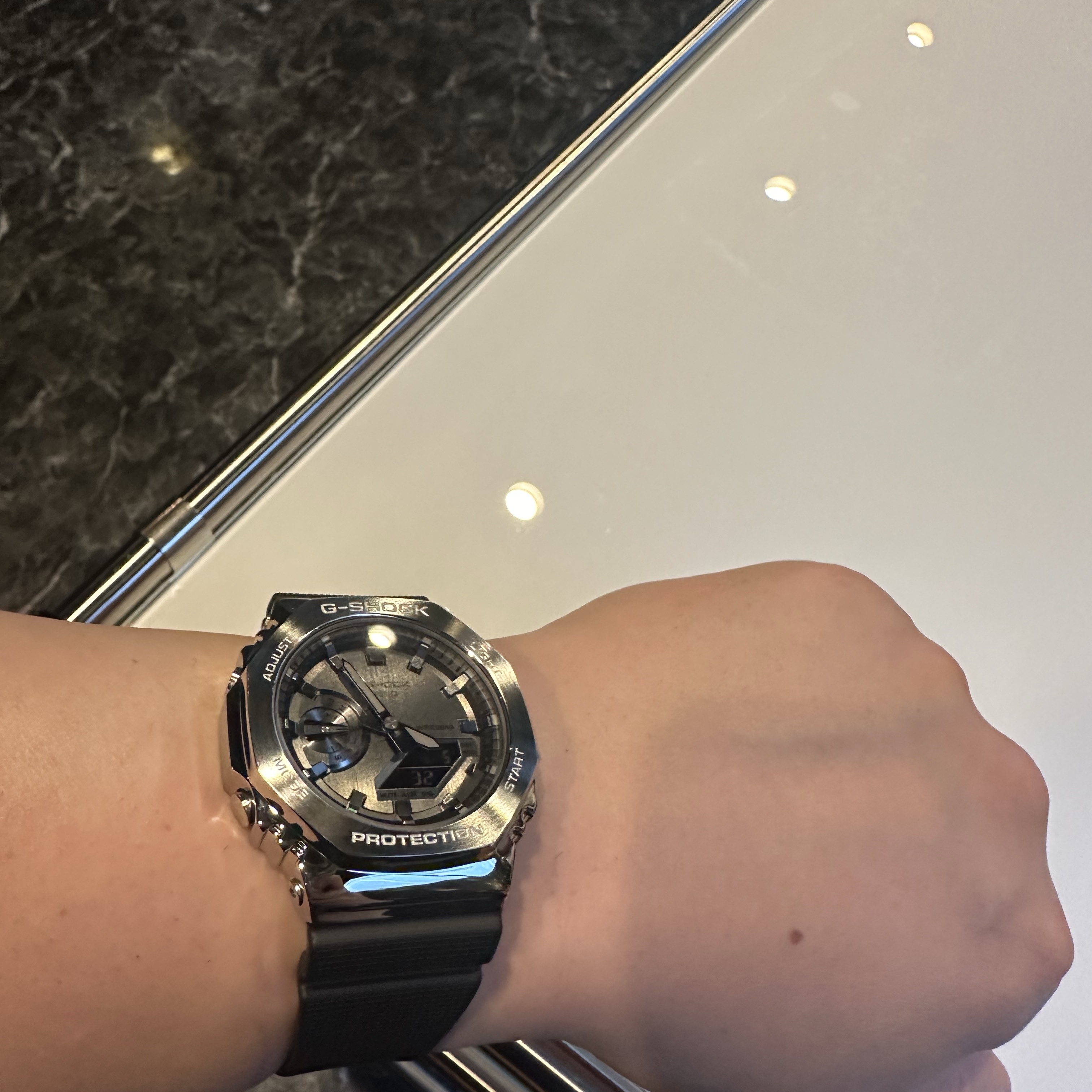 Casio G-Shock GM-2100-1A, Nike Air Force 1 '07 WB Flax 착용 스타일