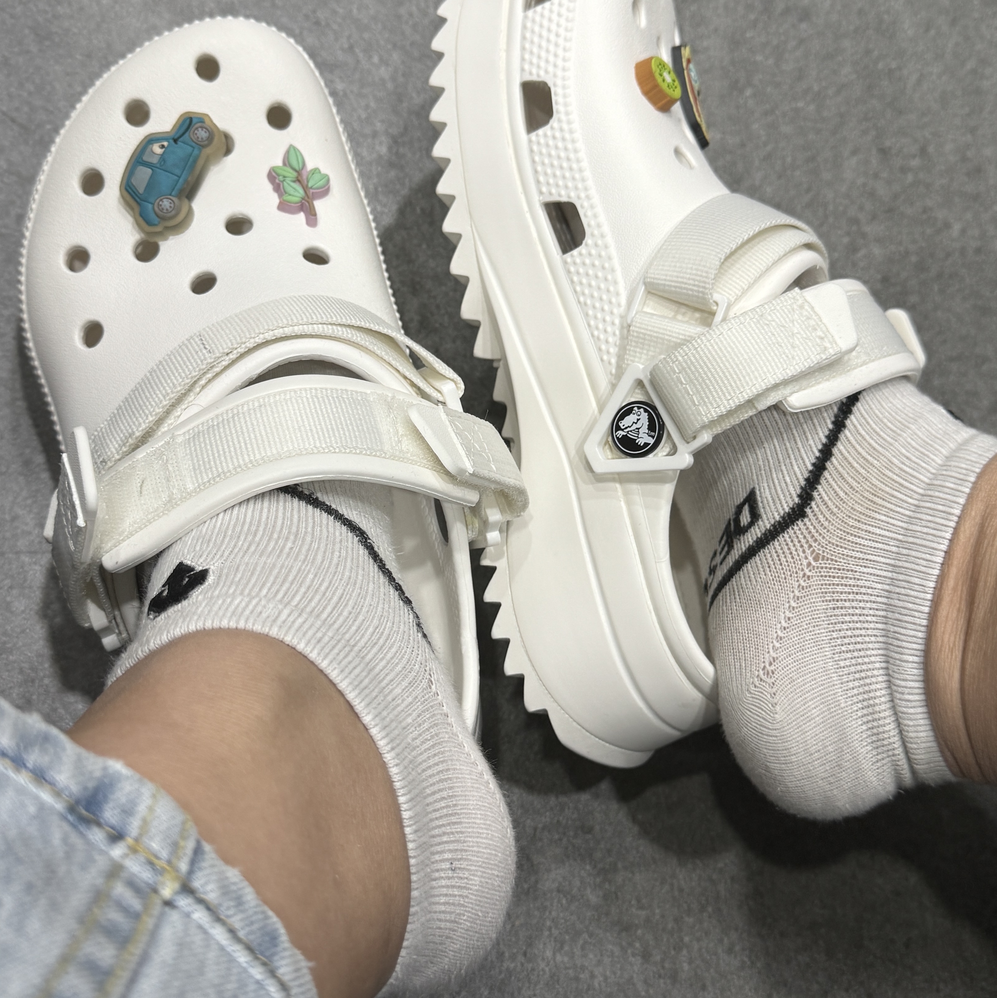 Crocs Classic Hiker Clog White 착용 스타일
