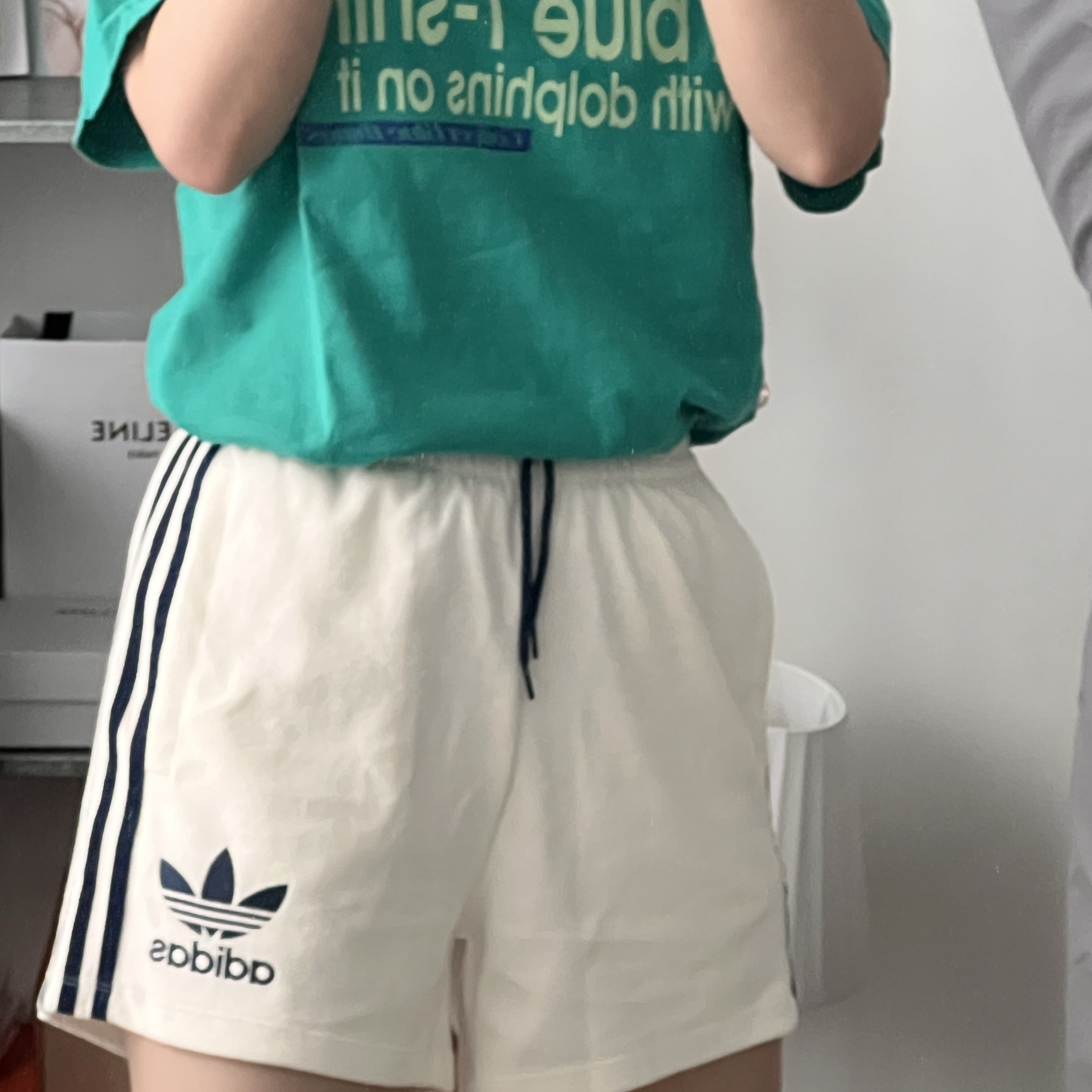 (W) Adidas Terry Shorts Off White - KR Sizing 착용 스타일