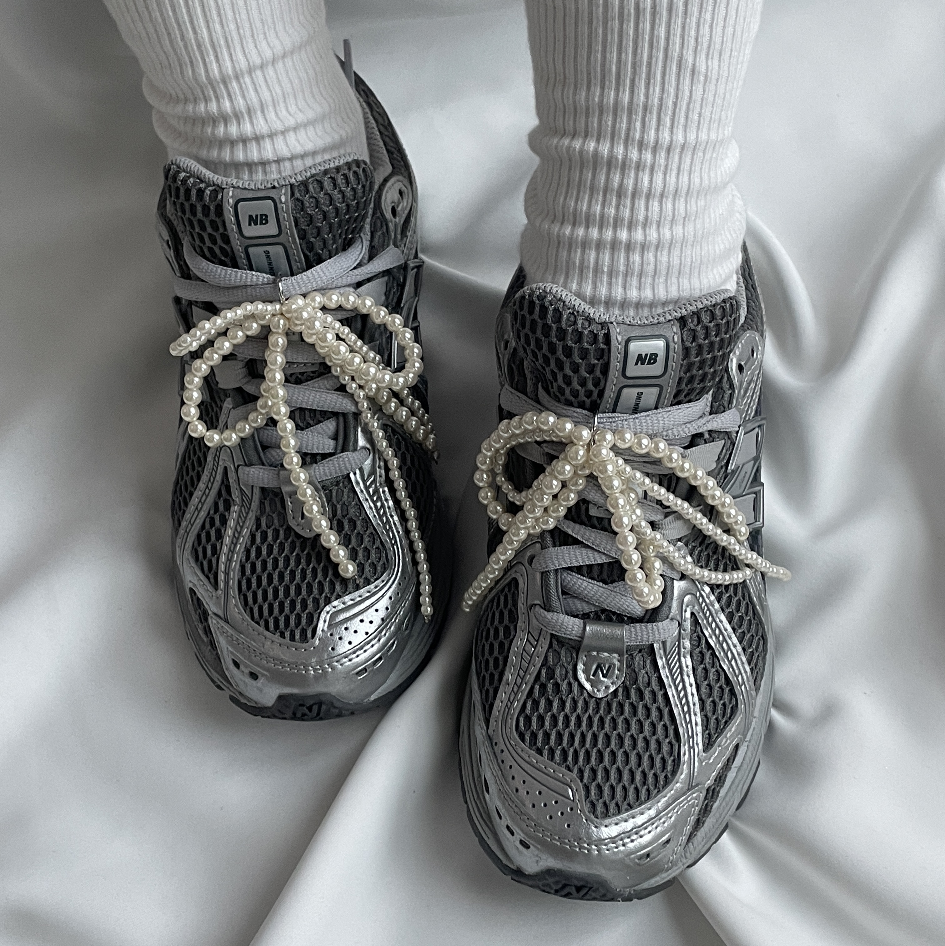 New Balance 1906R Harbor Grey Silver Metalic 착용 스타일 - 1