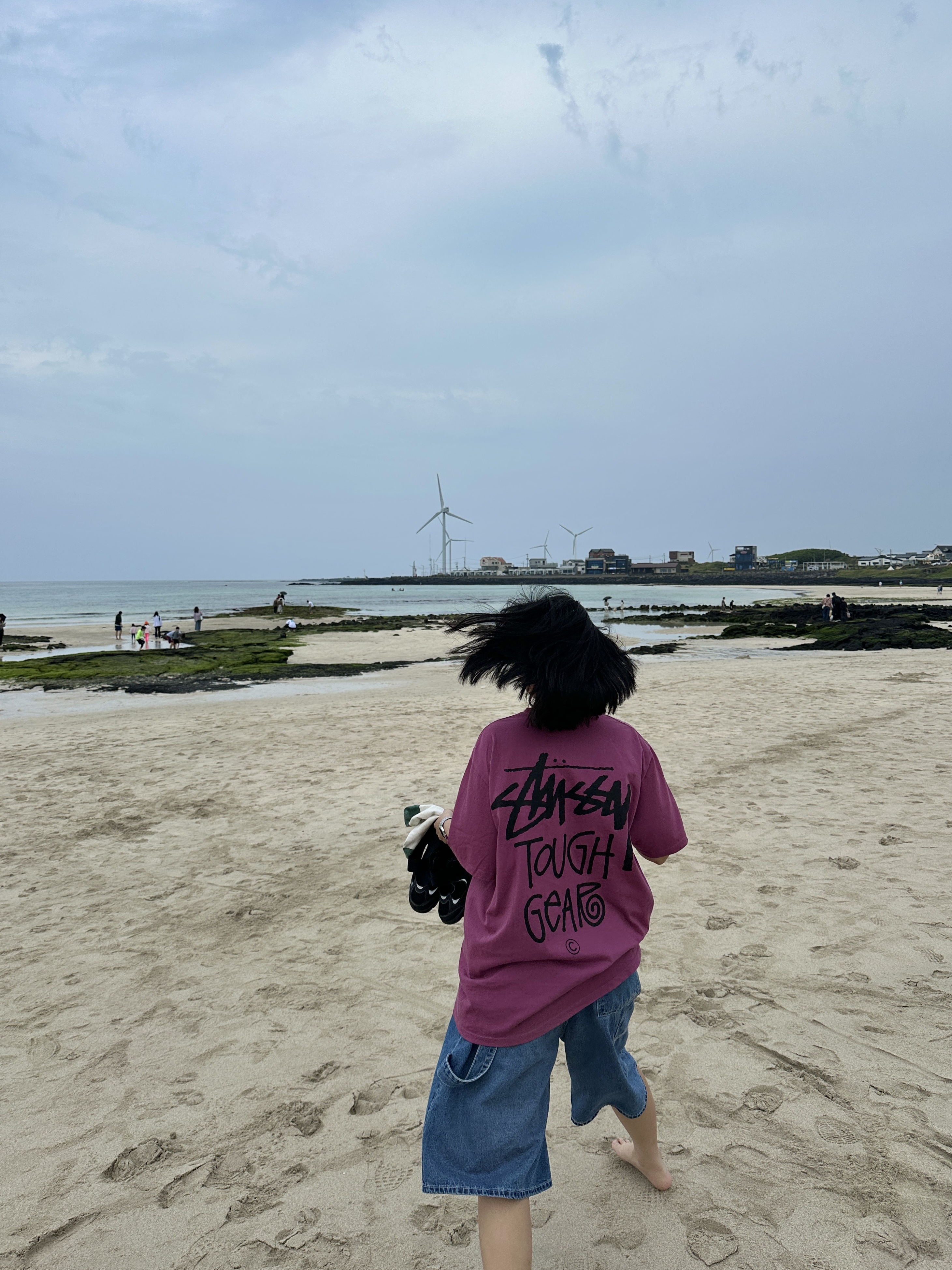 Stussy Tough Gear T-Shirt Berry 착용 스타일 - 1