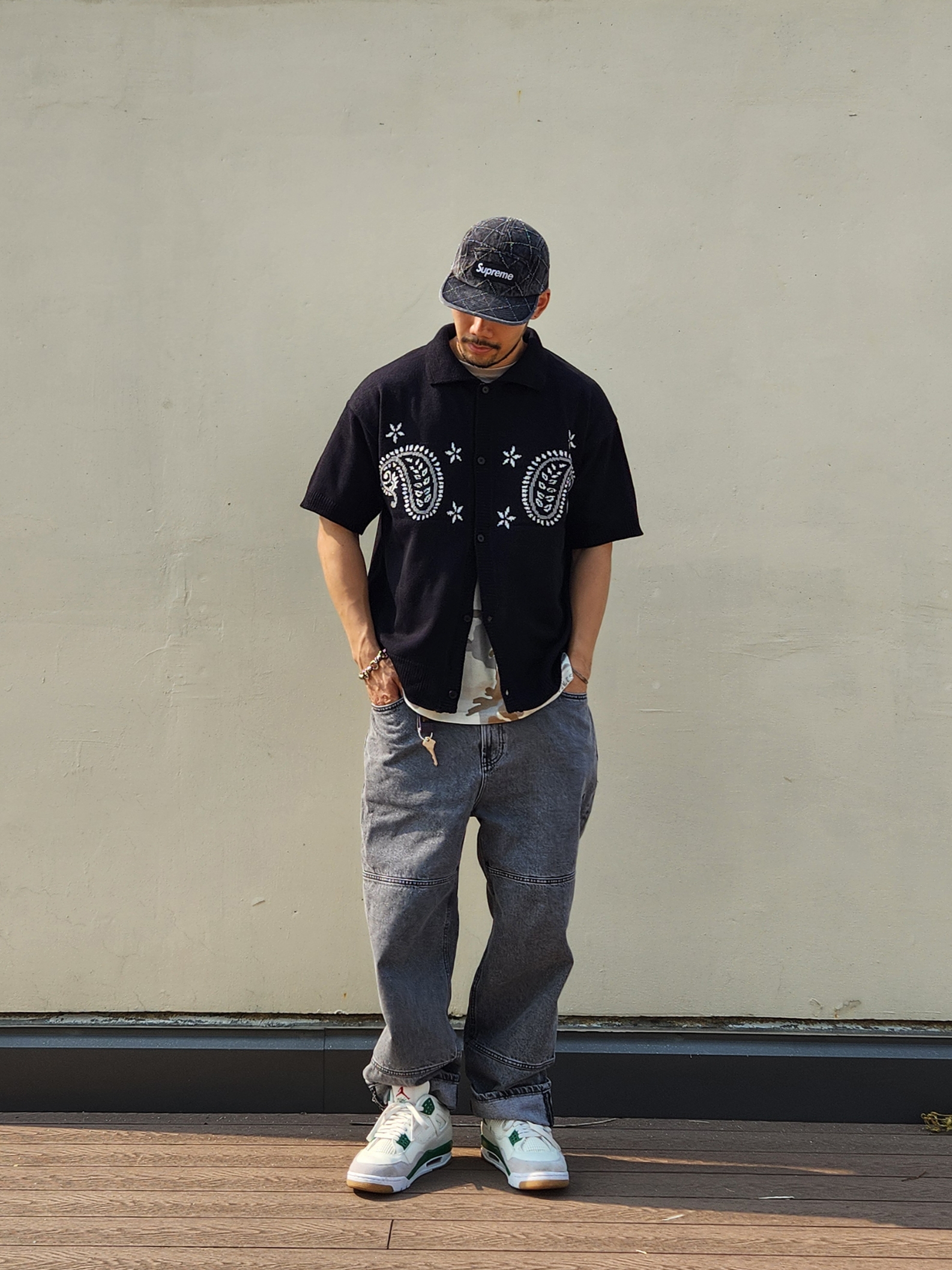 Supreme Punched Denim Camp Cap Black - 23FW, Jordan 4 x Nike SB Retro SP Pine Green 착용 스타일 - 1