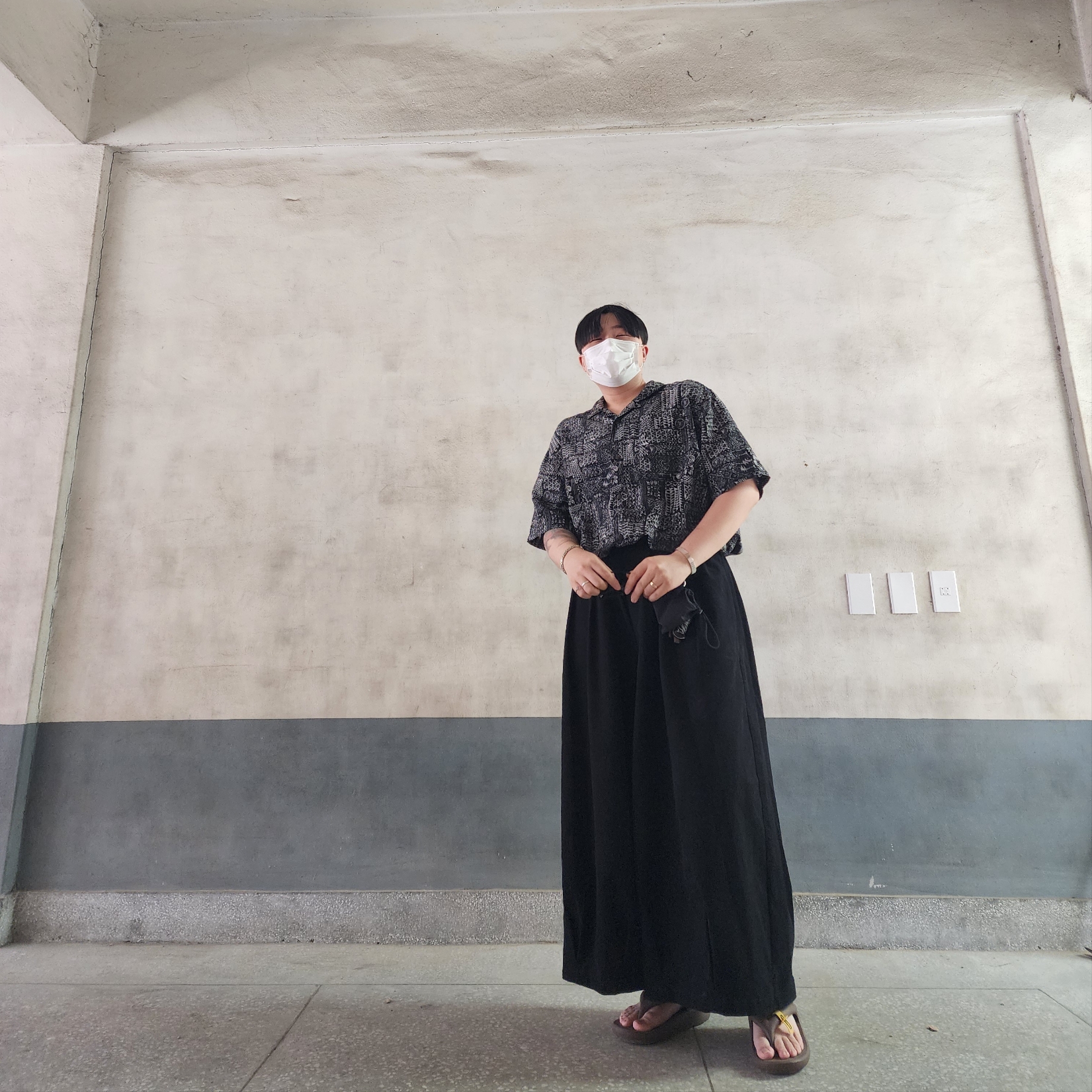 Taw&Toe Flip Flop Zerovity Bio Espresso 착용 스타일 - 4