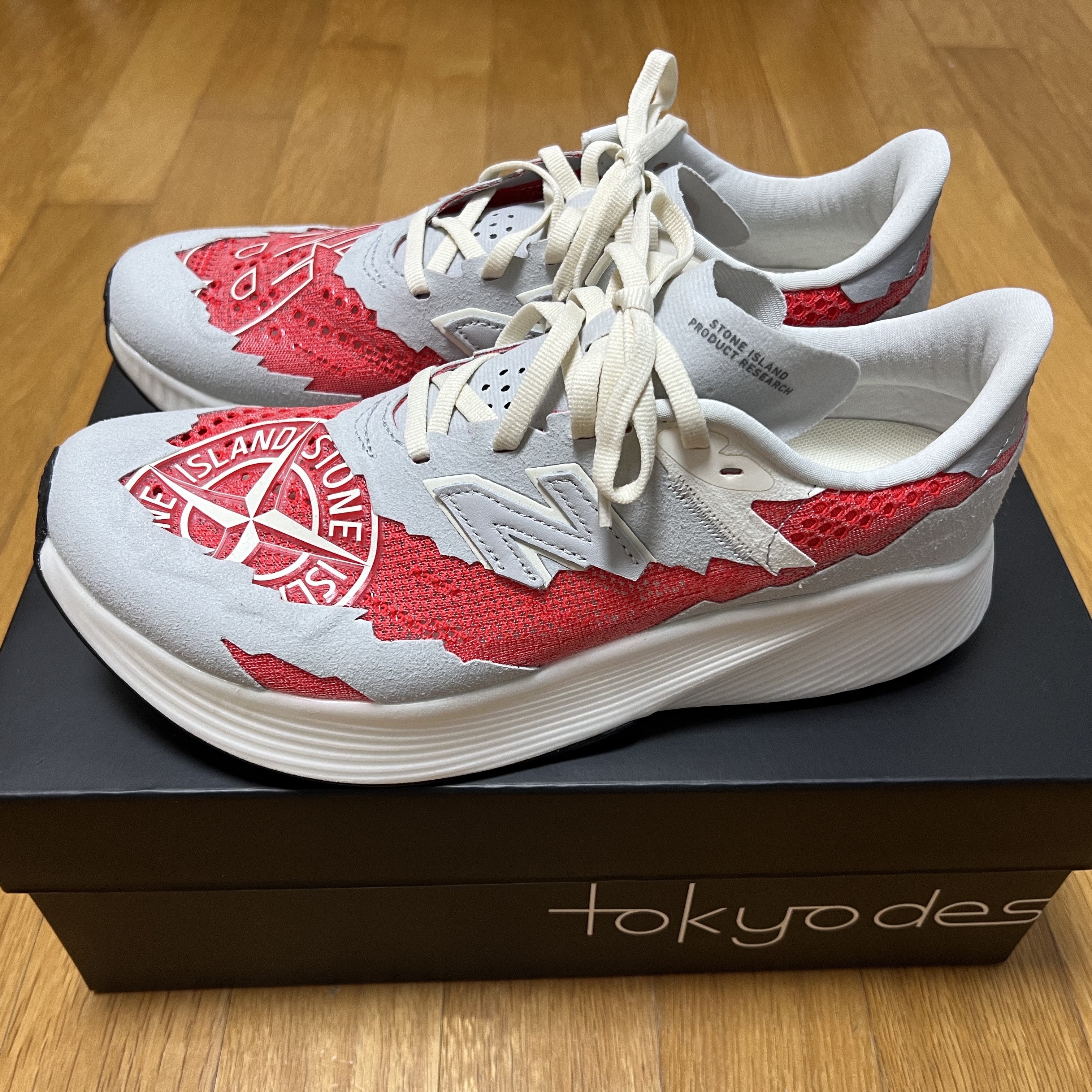 New Balance x Stone Island x Tokyo Design Studio FuelCell RC Elite v2 SI Red 착용 스타일 - 5