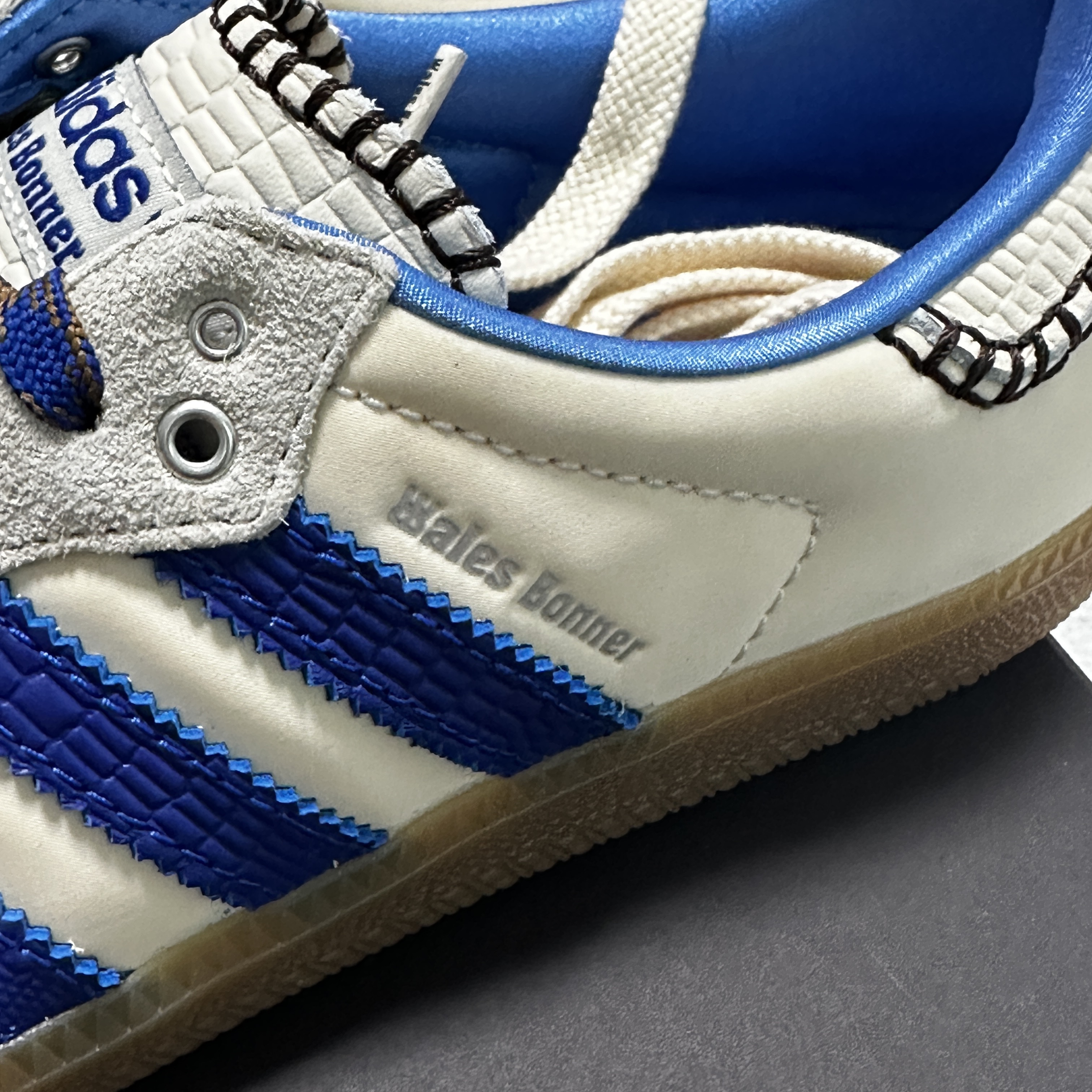 Adidas x Wales Bonner Samba Wonder Clay Royal Blue 착용 스타일 - 1