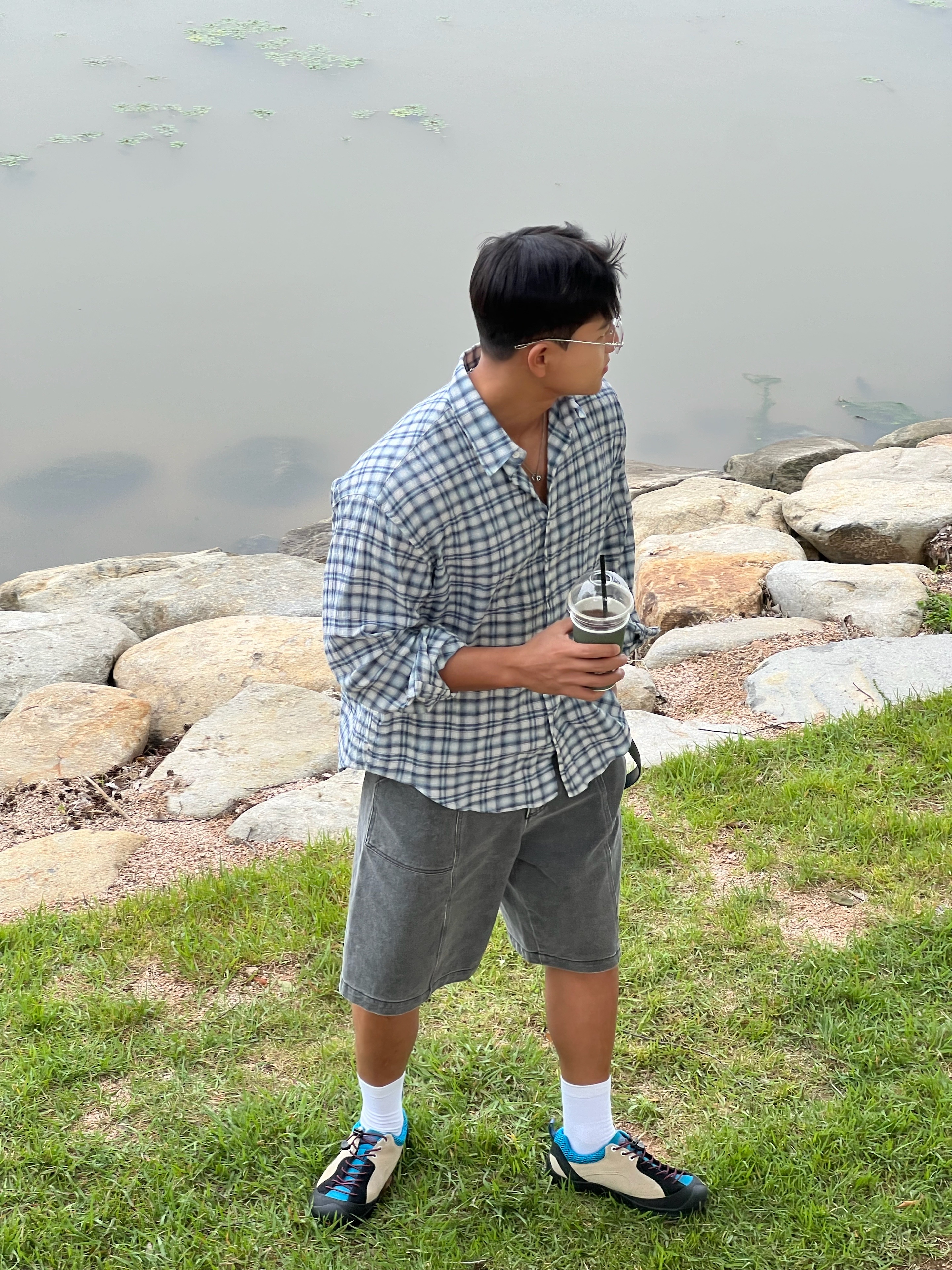 Keen Jasper Rocks SP Sneakers Beige, Asics Jog 100 S SMU Glacier Grey Pure Silver - 2E Wide 착용 스타일 - 3