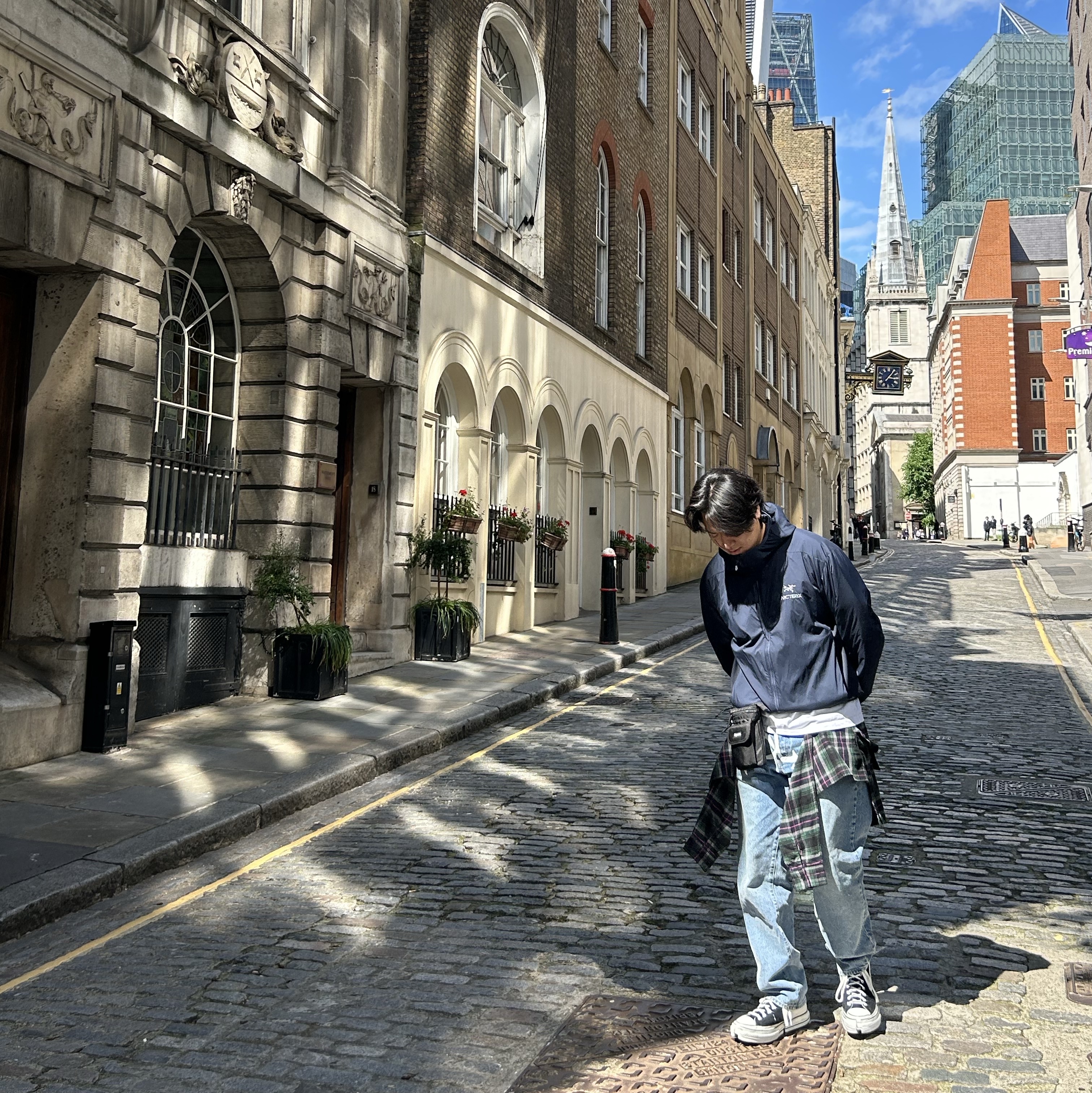 Converse x Feng Chen Wang Chuck 70 2-in-1 Natural Ivory Black, Supreme x Undercover Layered Jean Washed Indigo - 23SS 착용 스타일 - 1