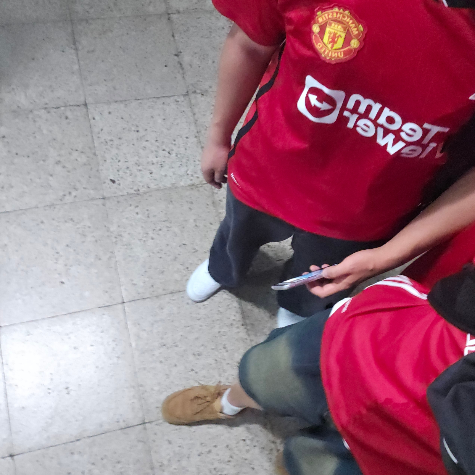 Nike Air Force 1 '07 WB Flax, Adidas Manchester United 2023/24 Home Jersey Team Collegiate Red - US Sizing (Non Marking Ver.) 착용 스타일 - 1