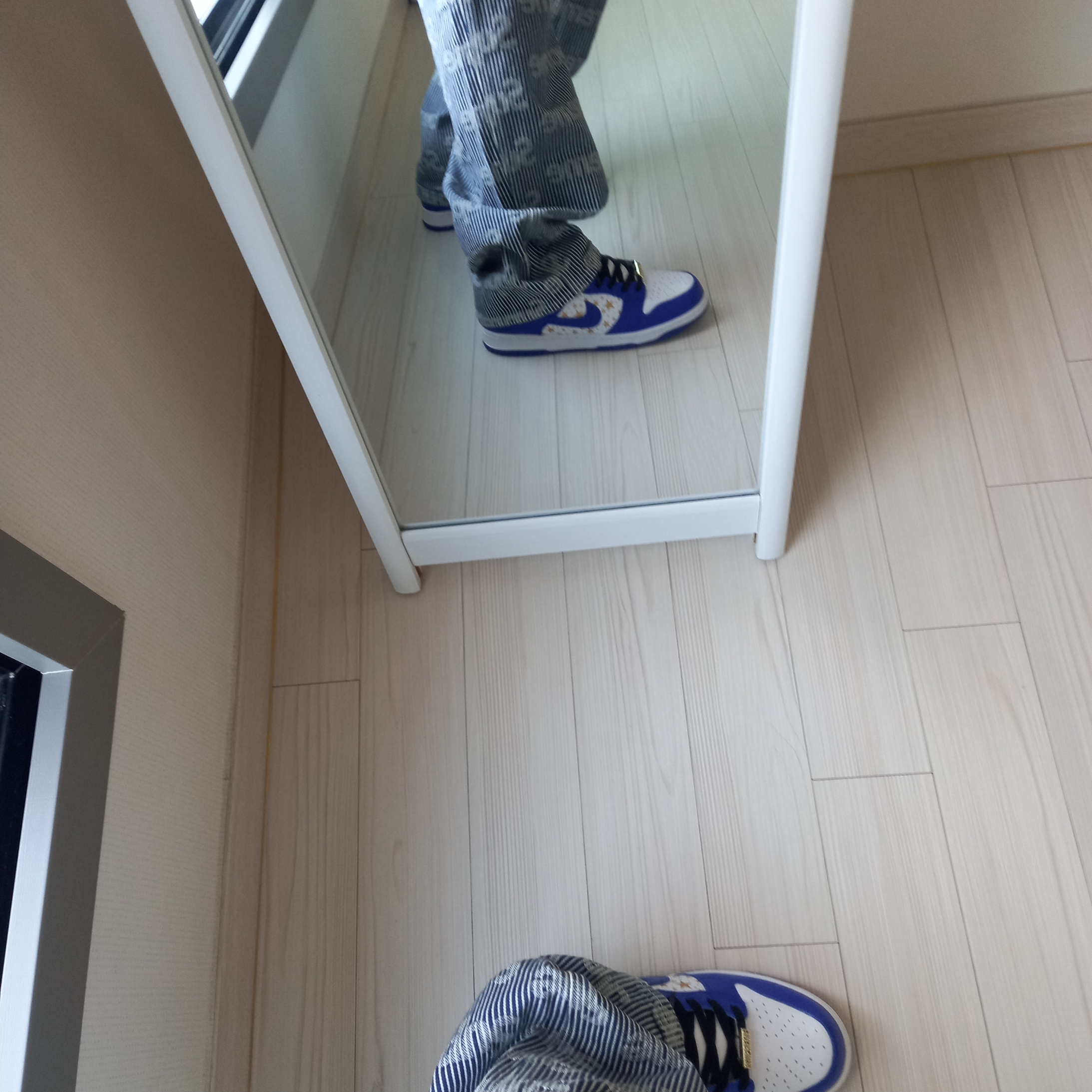 (W) Jordan 1 x Travis Scott Retro Low OG SP Canary, Nike x Supreme SB Dunk Low Hyper Blue 착용 스타일 - 4