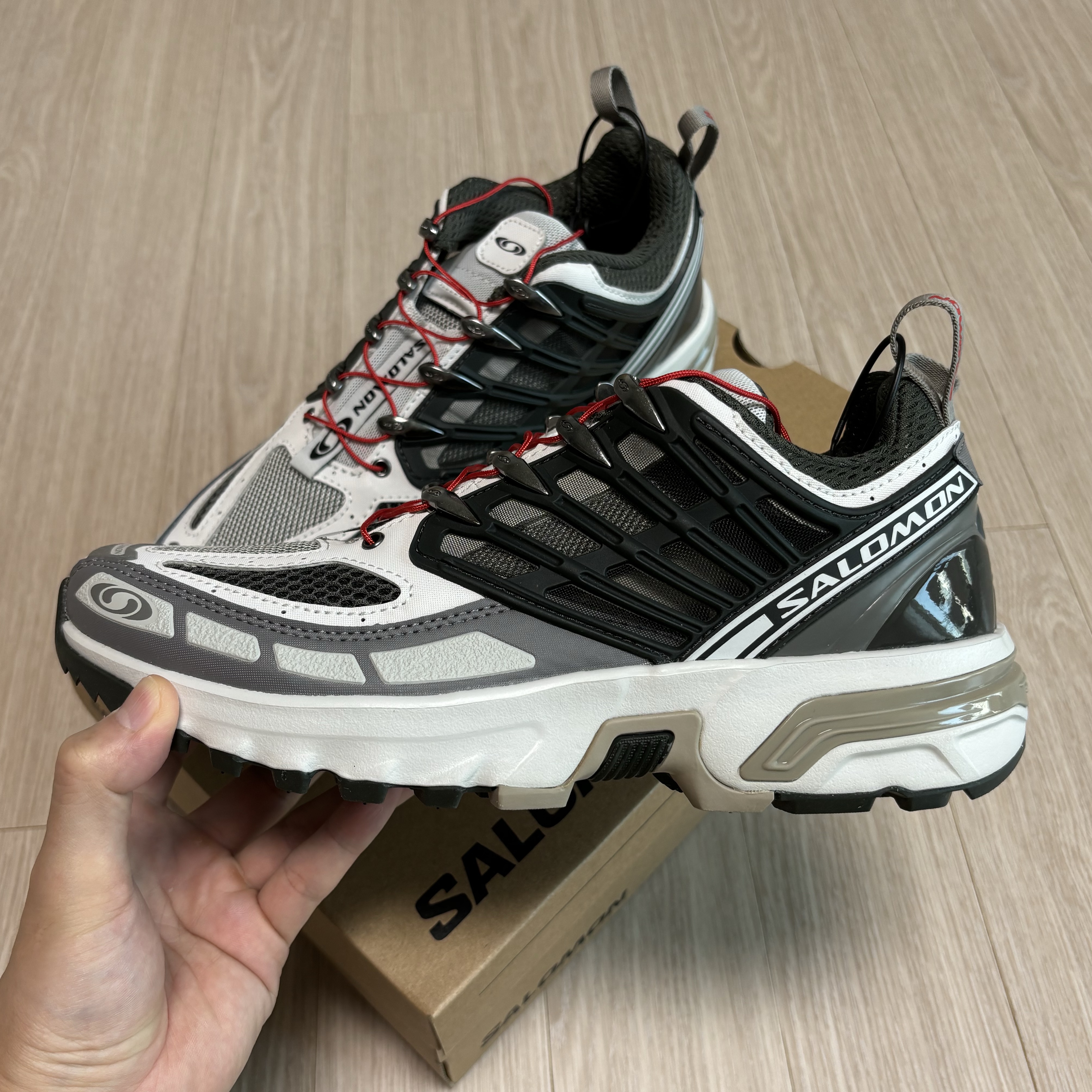 Salomon ACS Pro Beluga Vintage Khaki 착용 스타일 - 3