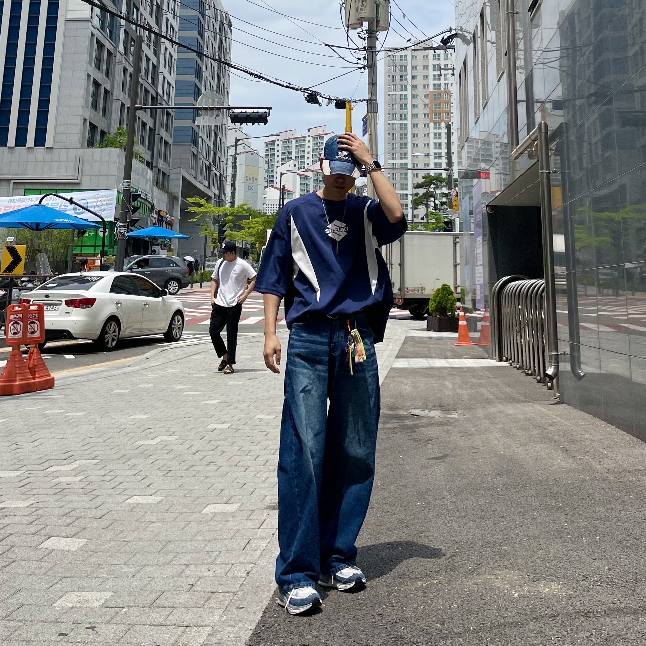 (W) Nike Air Max Bliss Light Iron Ore Armory Navy 착용 스타일